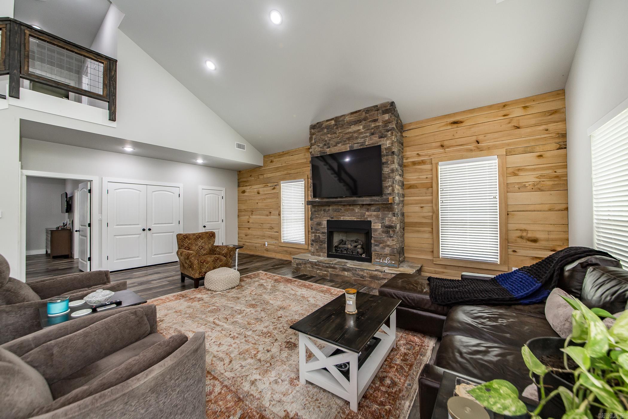 93  Pocahontas Lane  Greers Ferry, AR