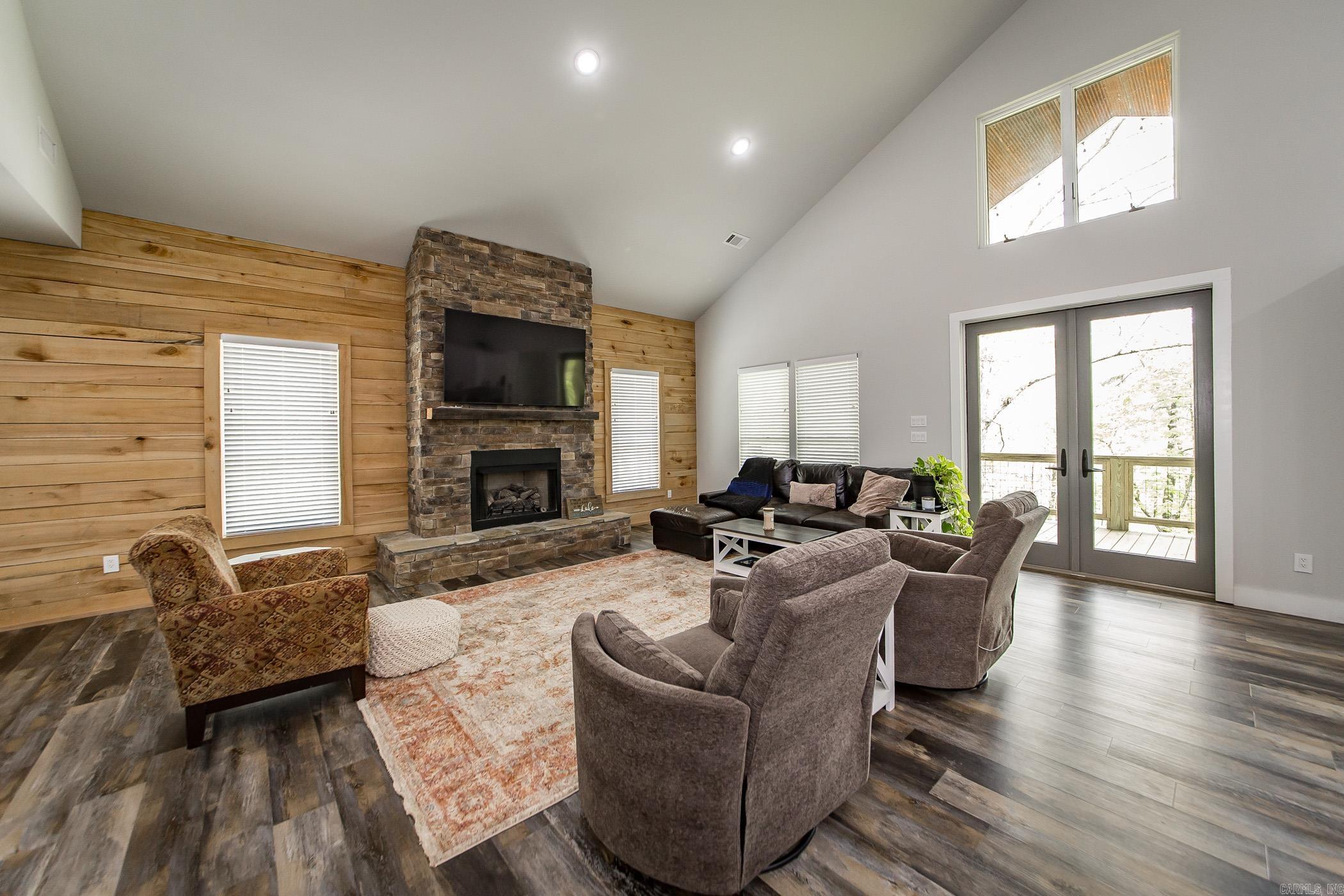 93  Pocahontas Lane  Greers Ferry, AR