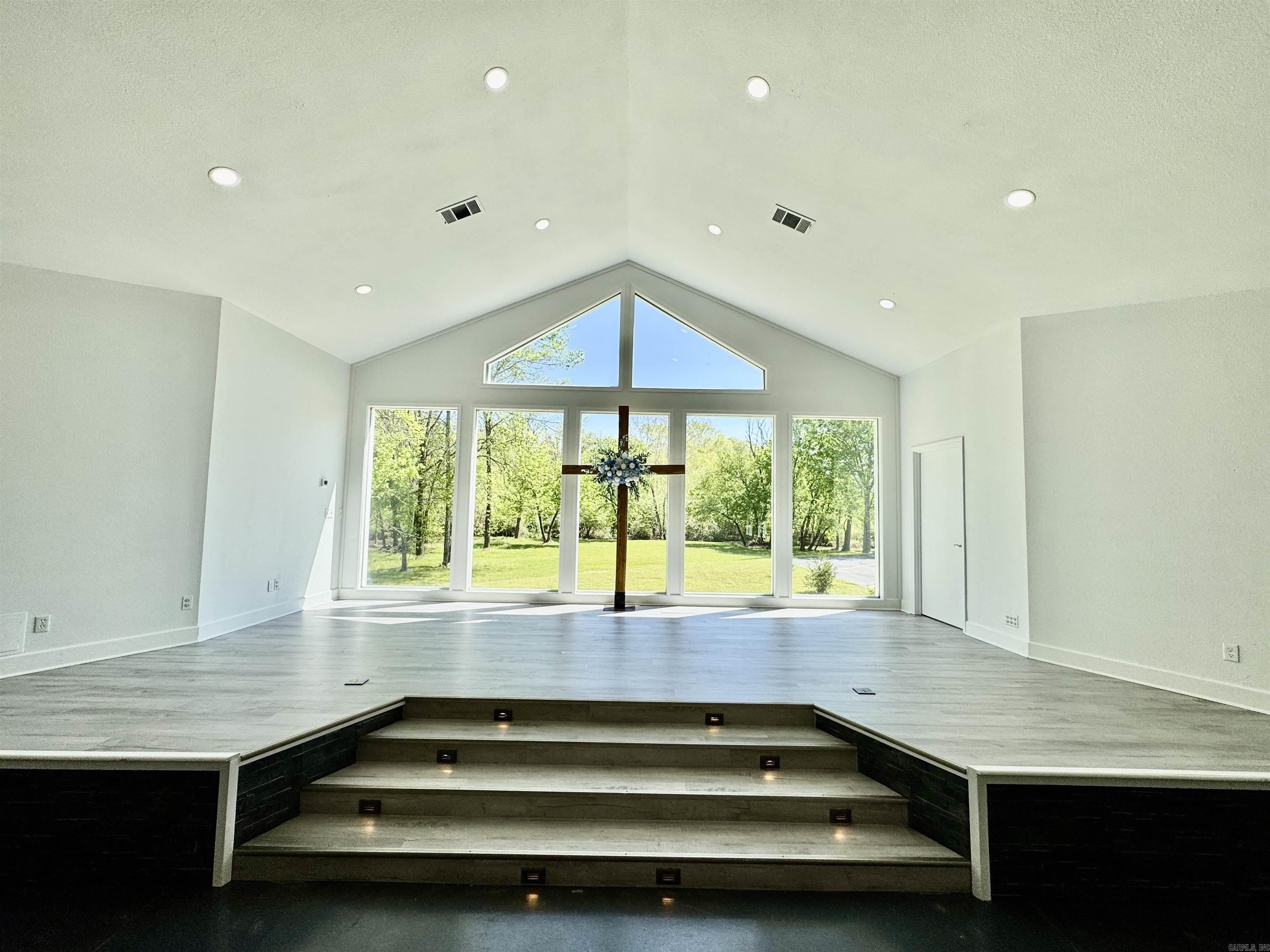 8415  Park  Fountain Lake, AR