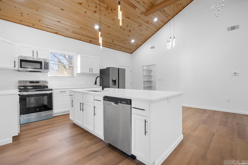 607  Fleetwood  Hot Springs, AR