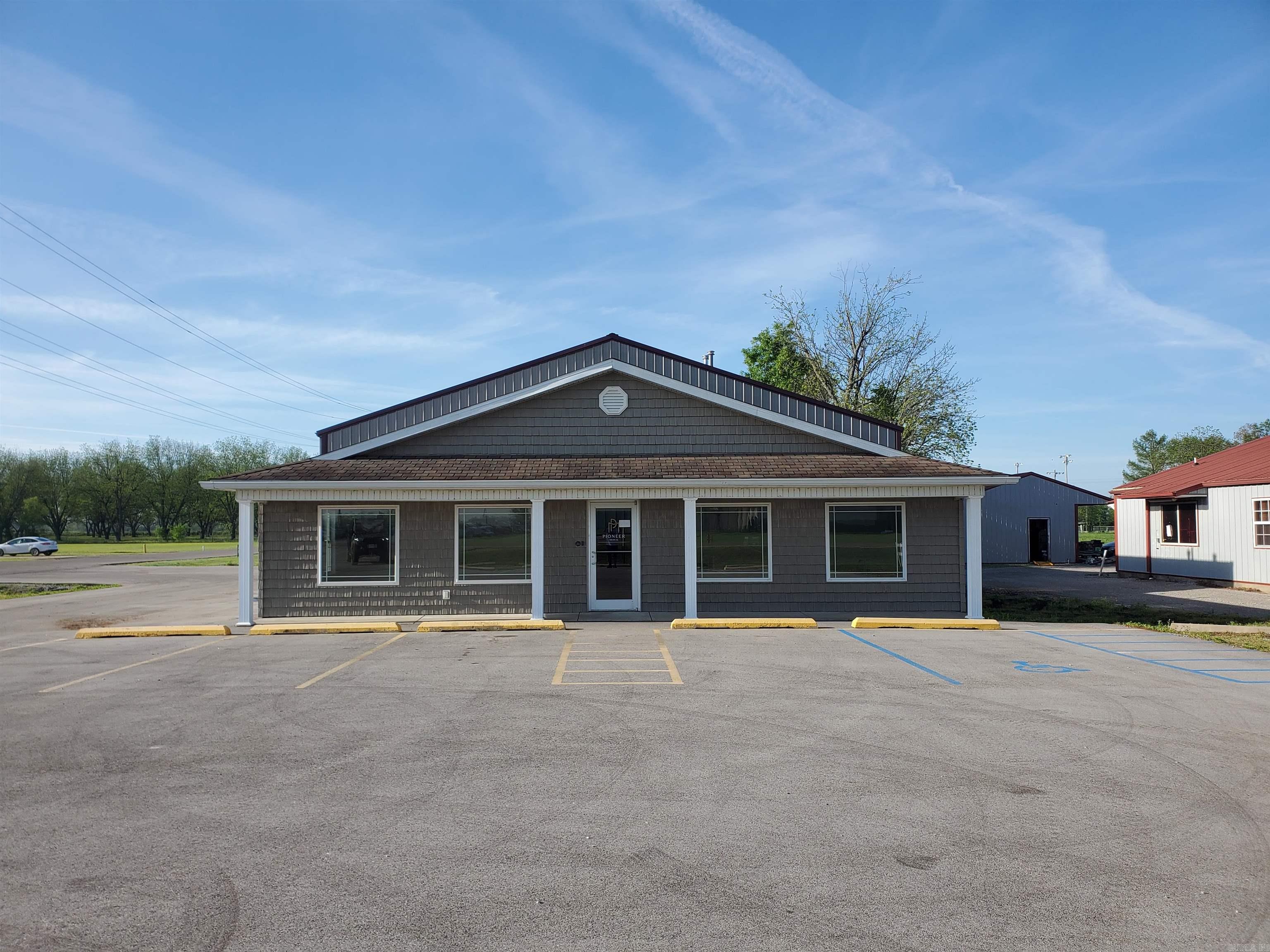 1311 E Main  Piggott, AR