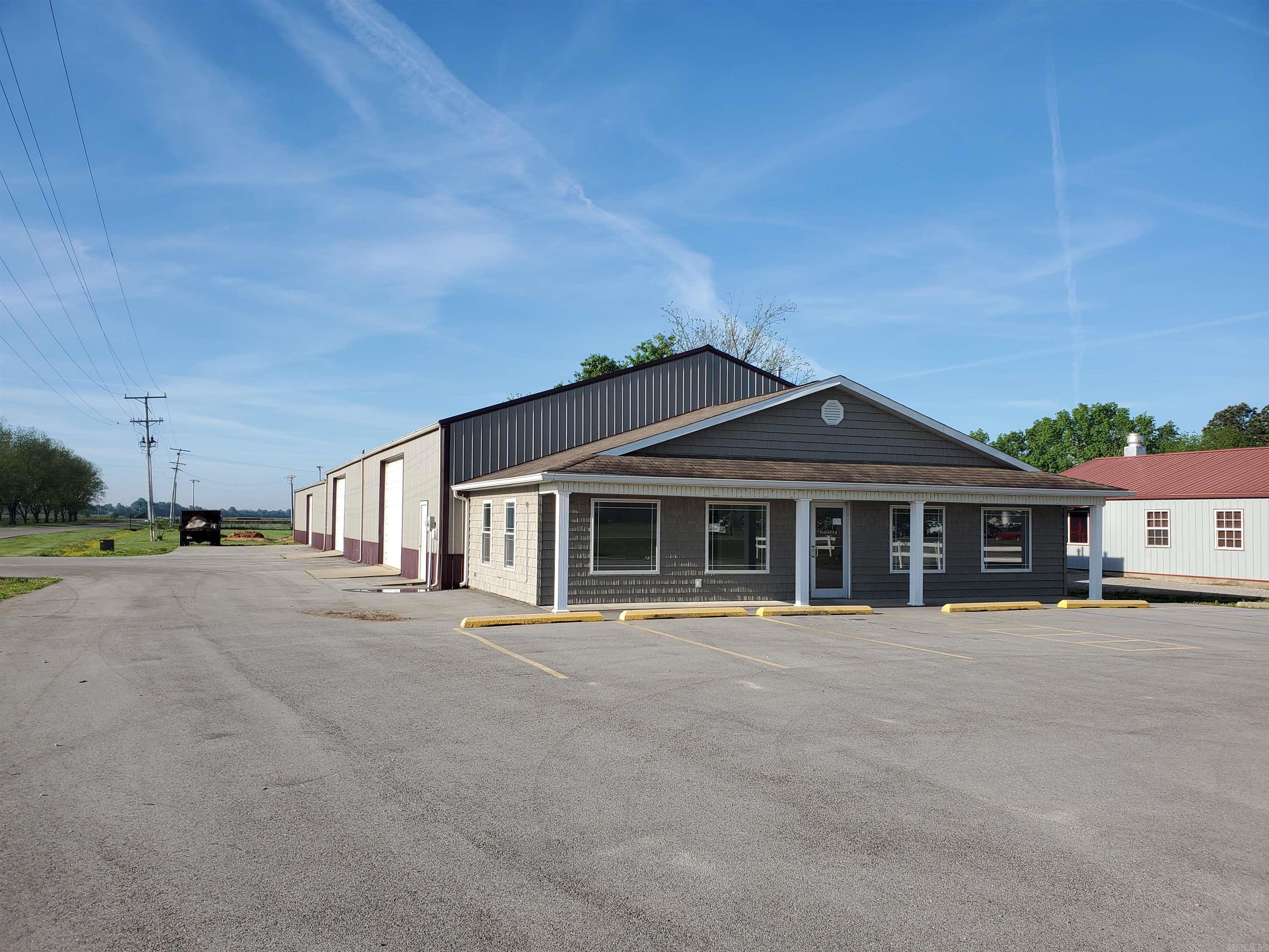 1311 E Main  Piggott, AR