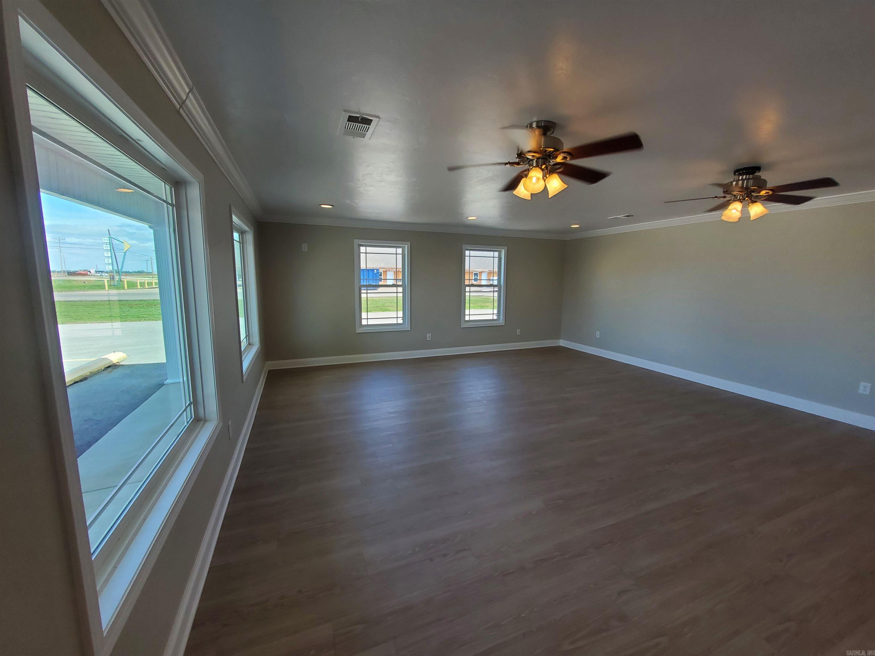 1311 E Main  Piggott, AR