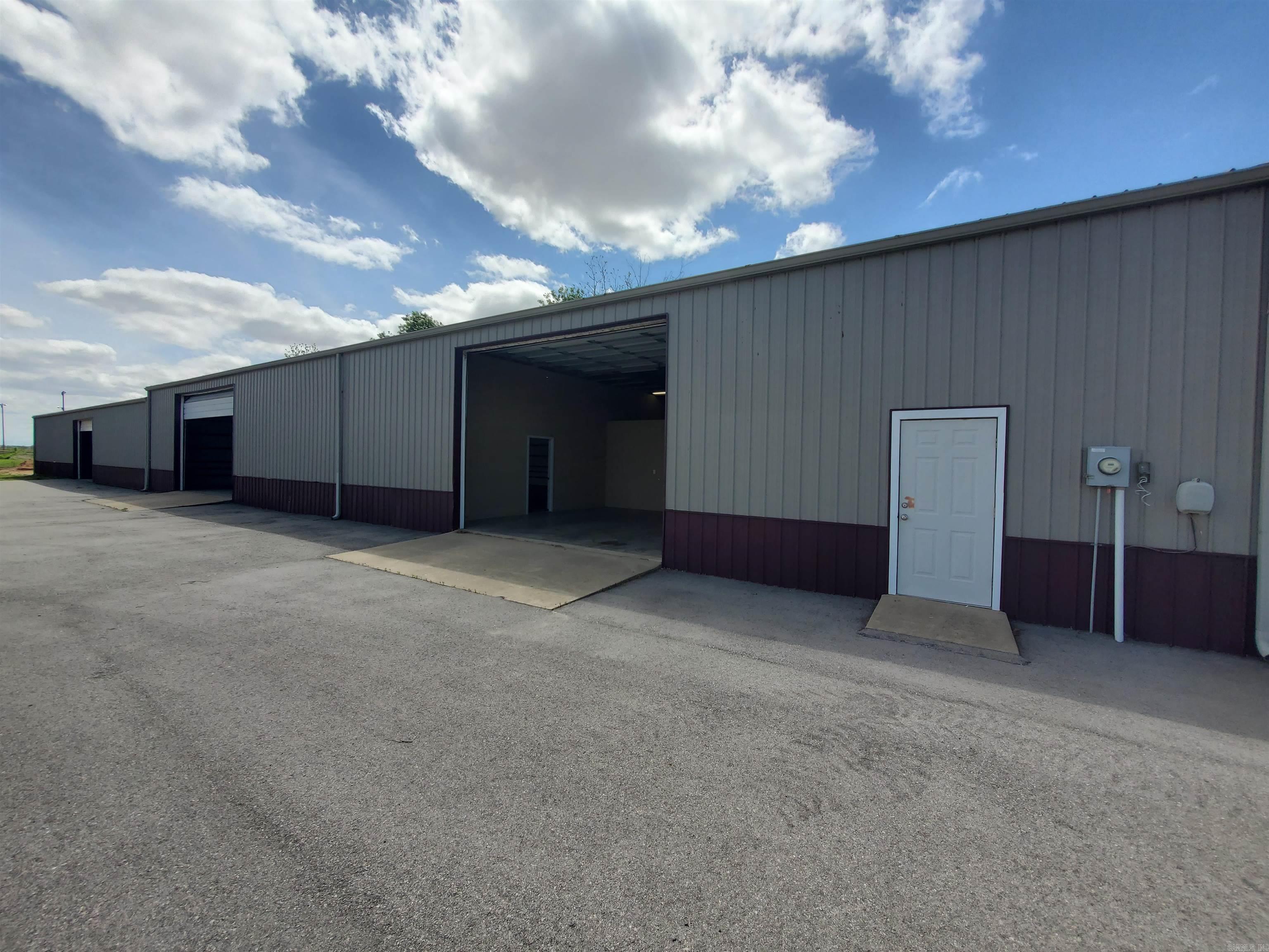 1311 E Main  Piggott, AR