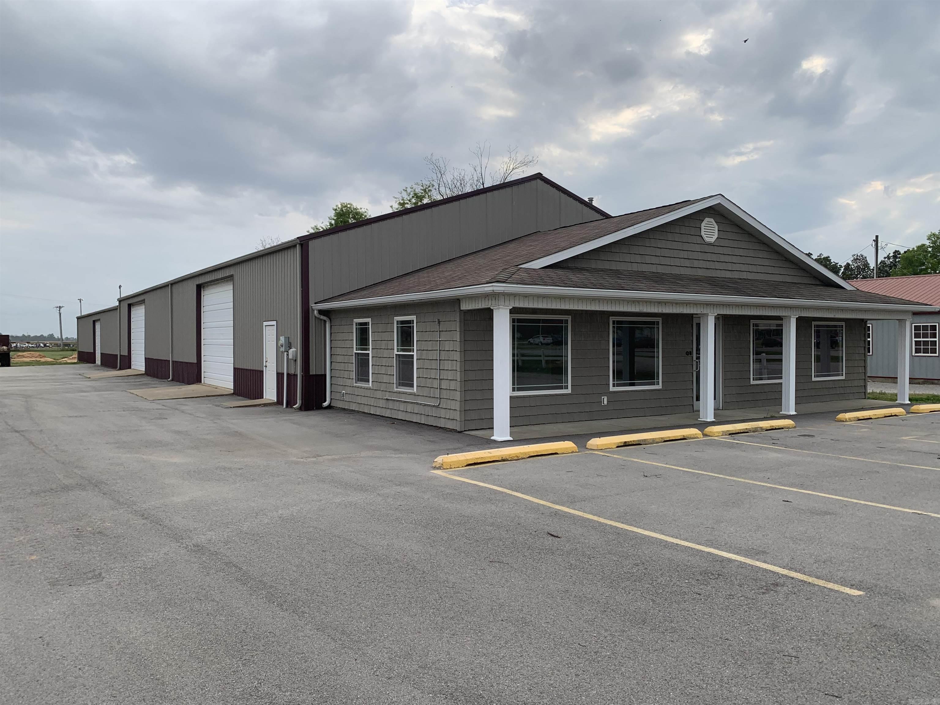 1311 E Main  Piggott, AR