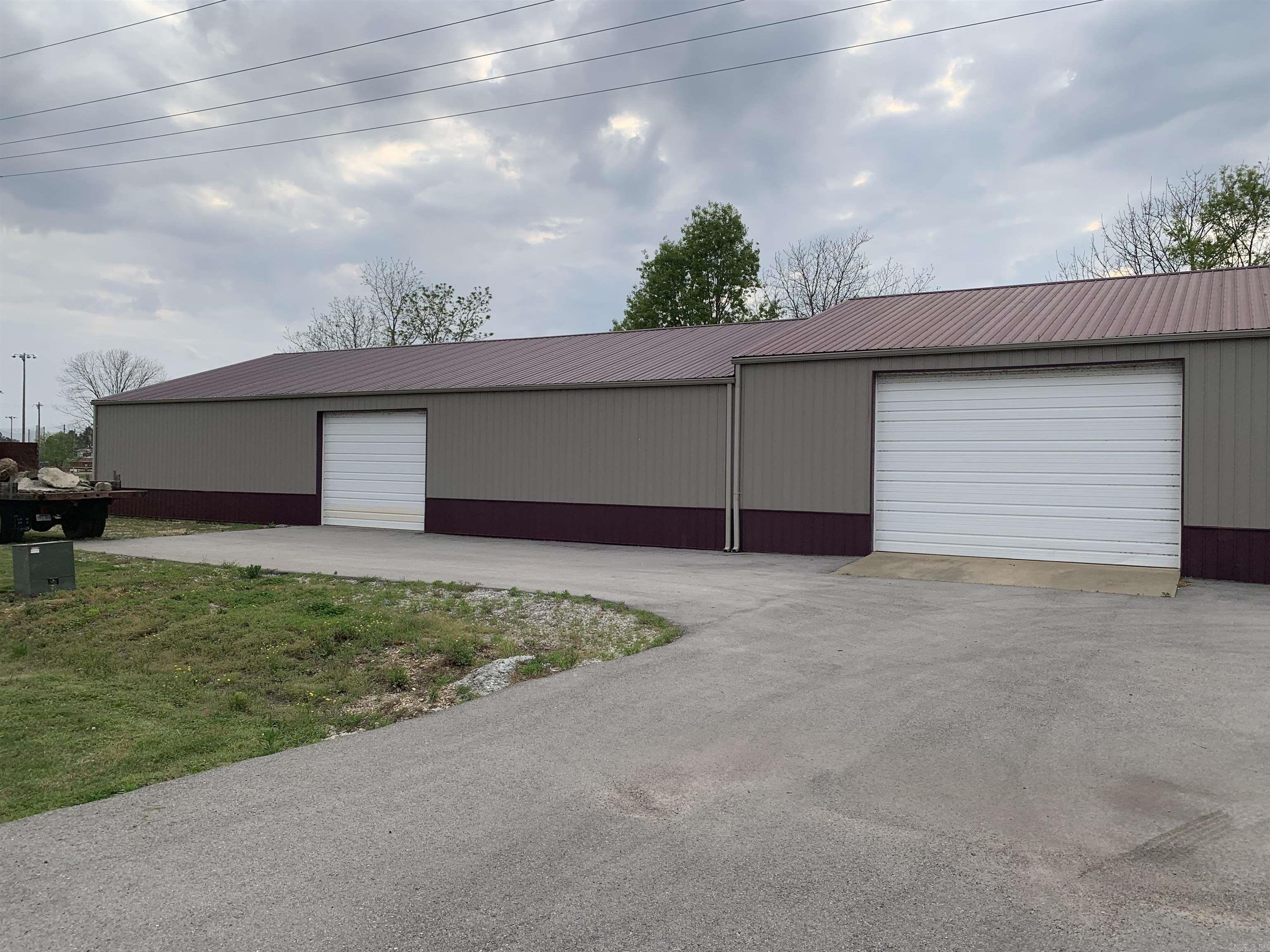 1311 E Main  Piggott, AR