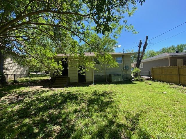7406 S Twin Oaks  Little Rock, AR
