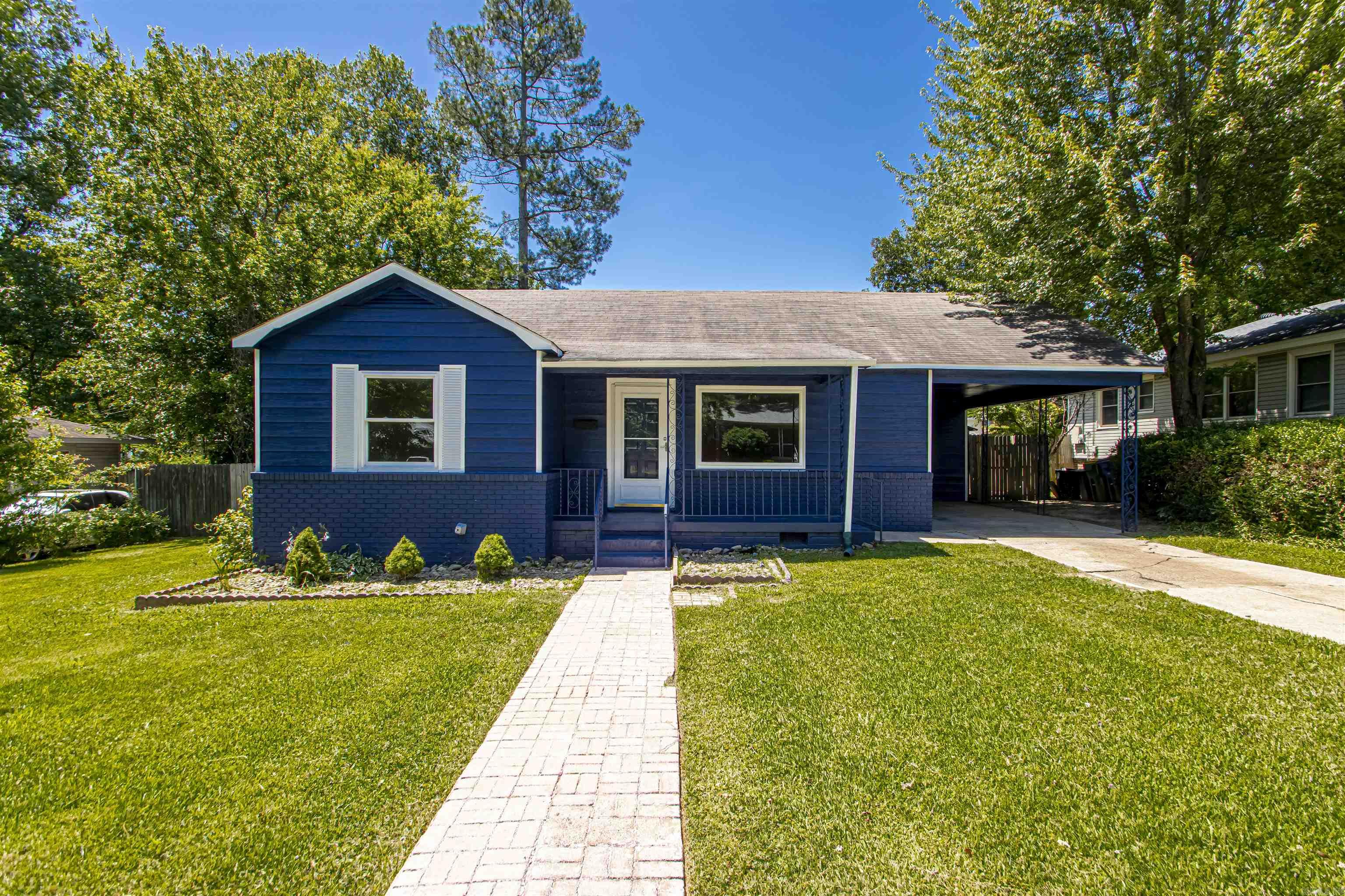324 W L Avenue