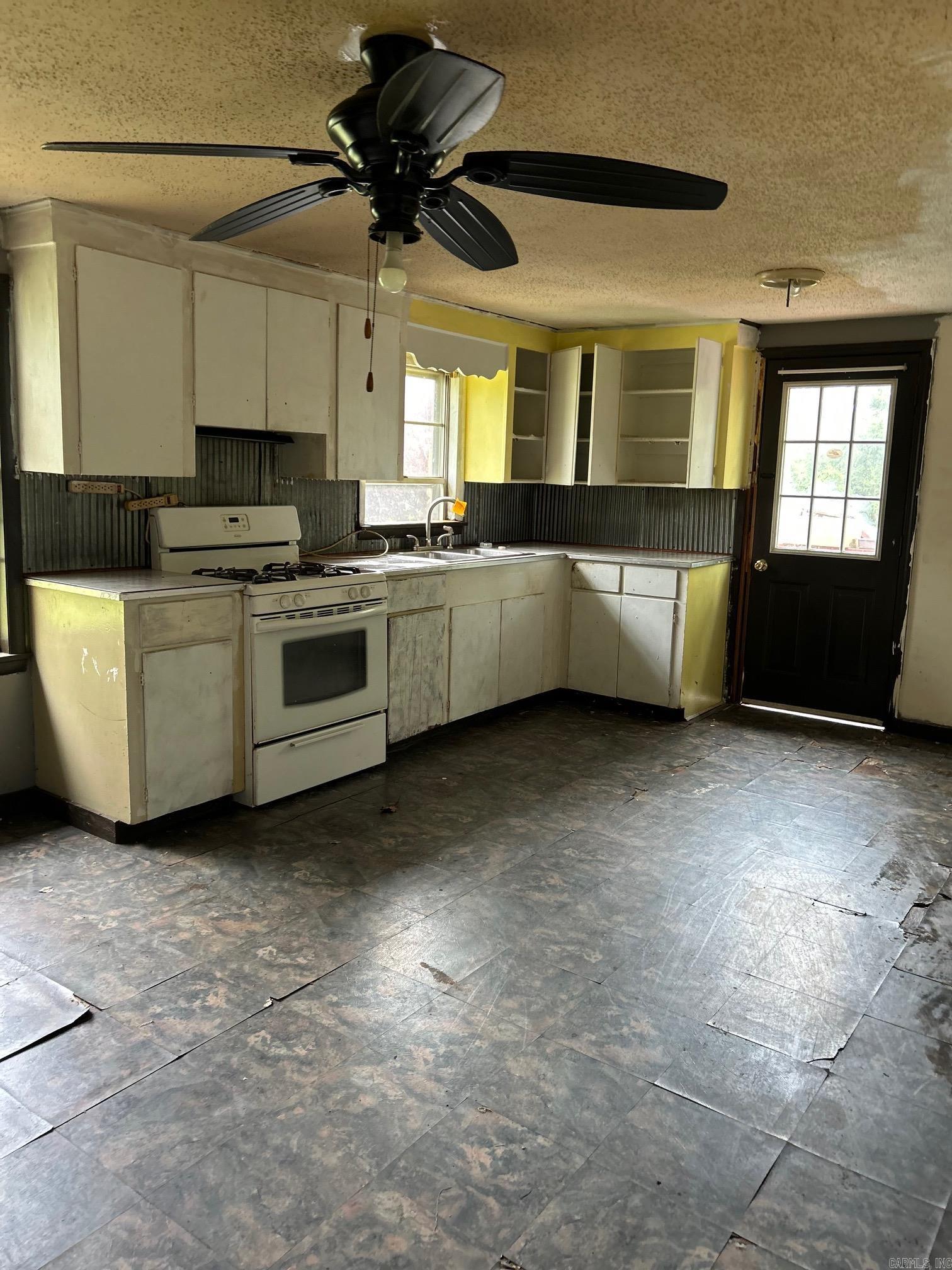 7705 N Highway 27  Marshall, AR