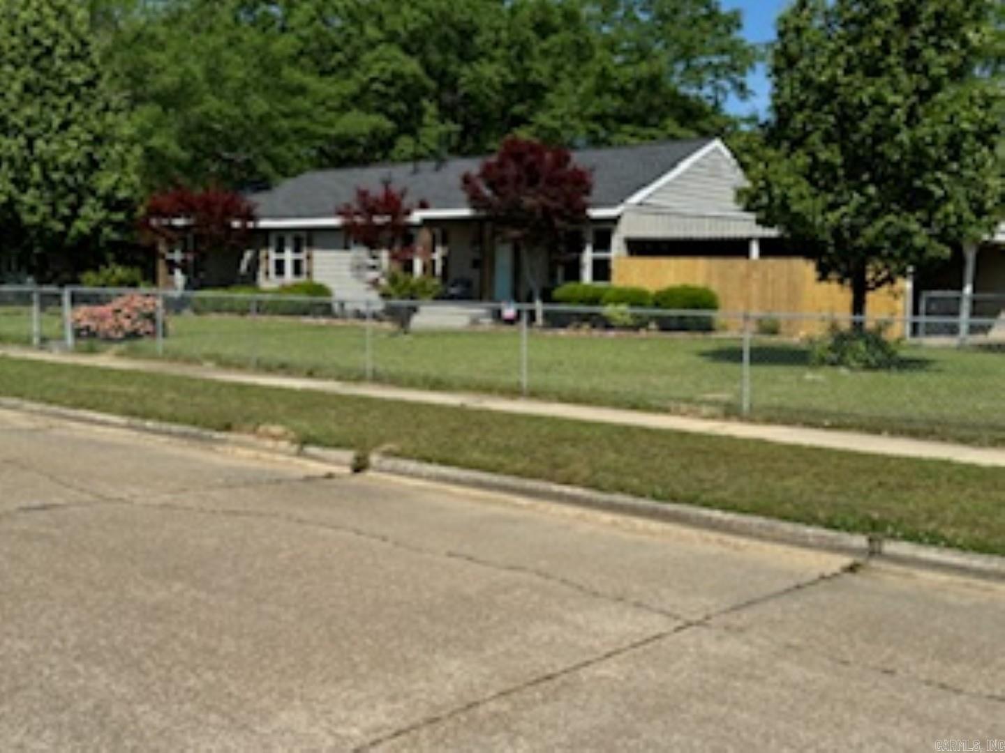 239 W Ingram St  Camden, AR