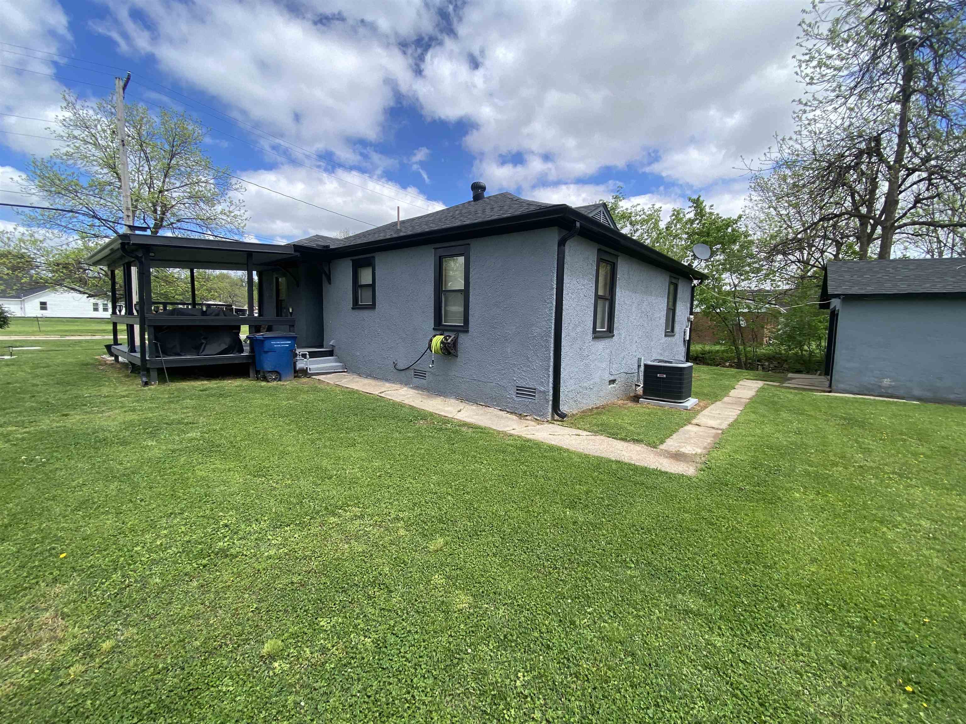 303 W 5th  Rector, AR