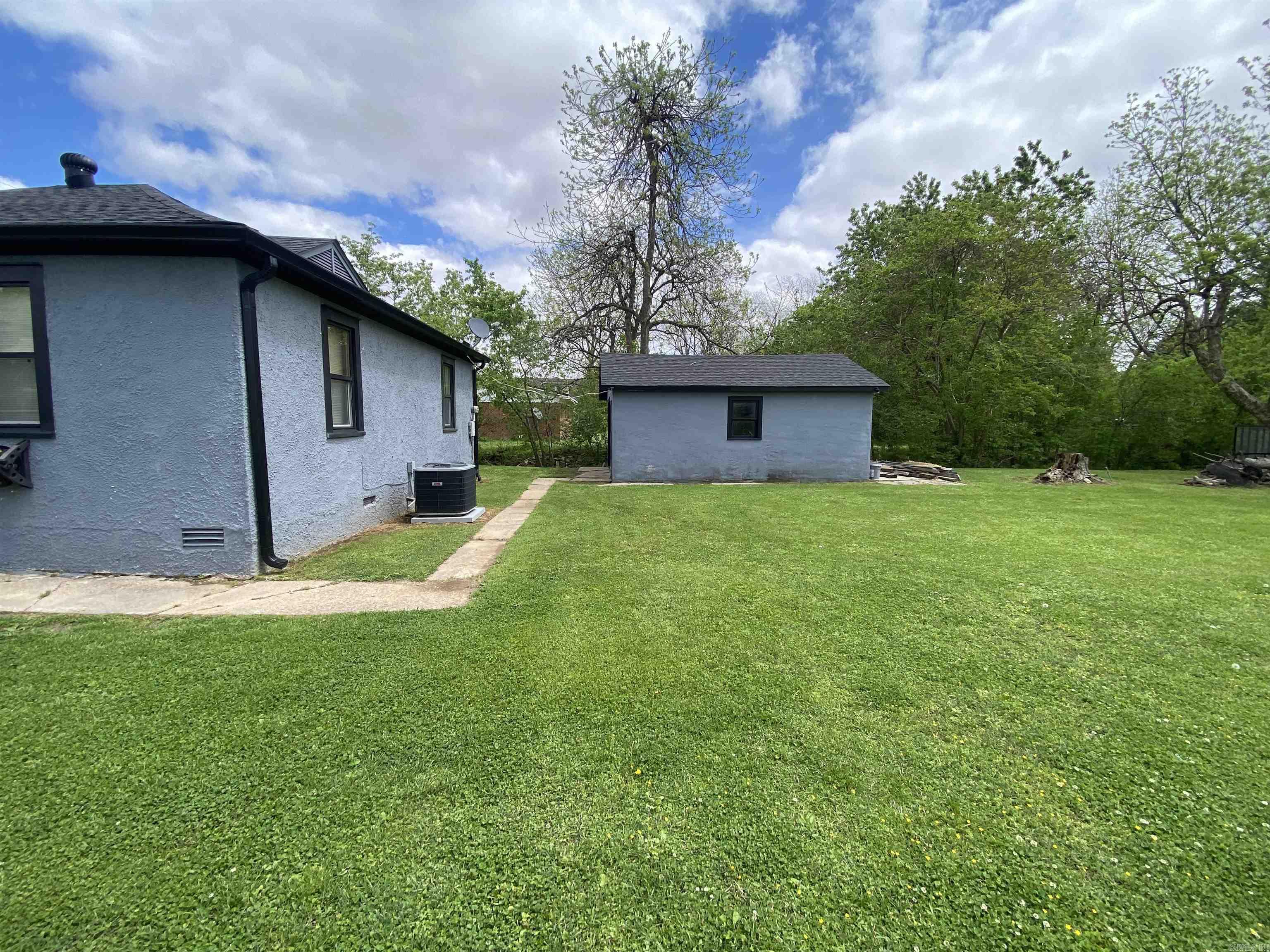303 W 5th  Rector, AR