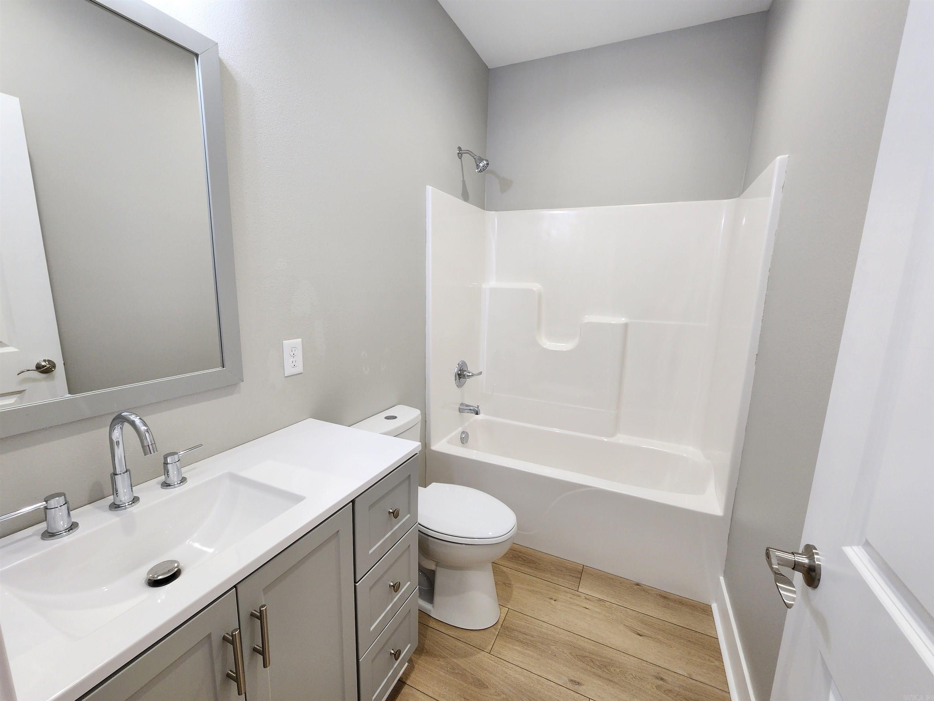 290  Walker  Higginson, AR