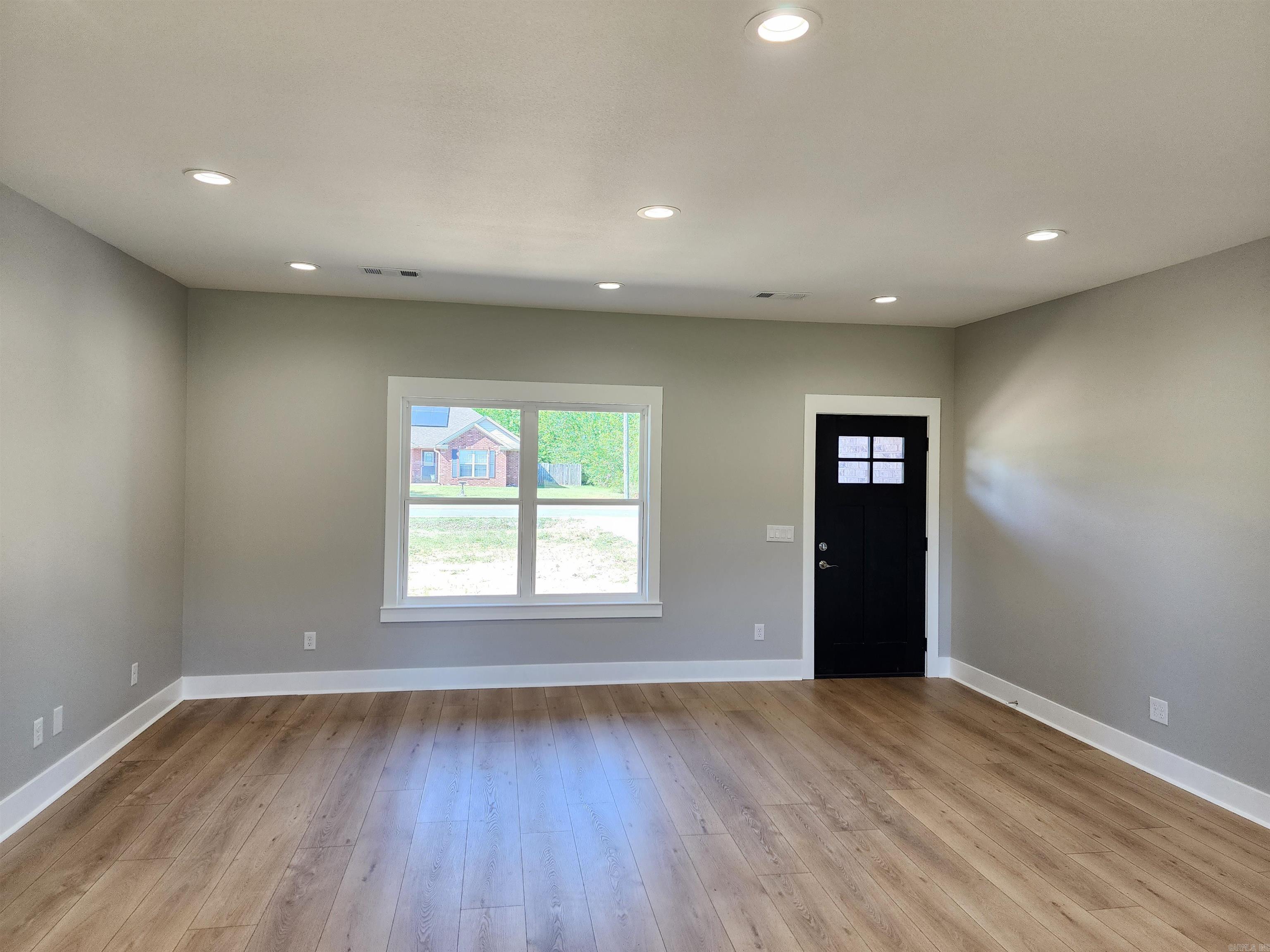 290  Walker  Higginson, AR