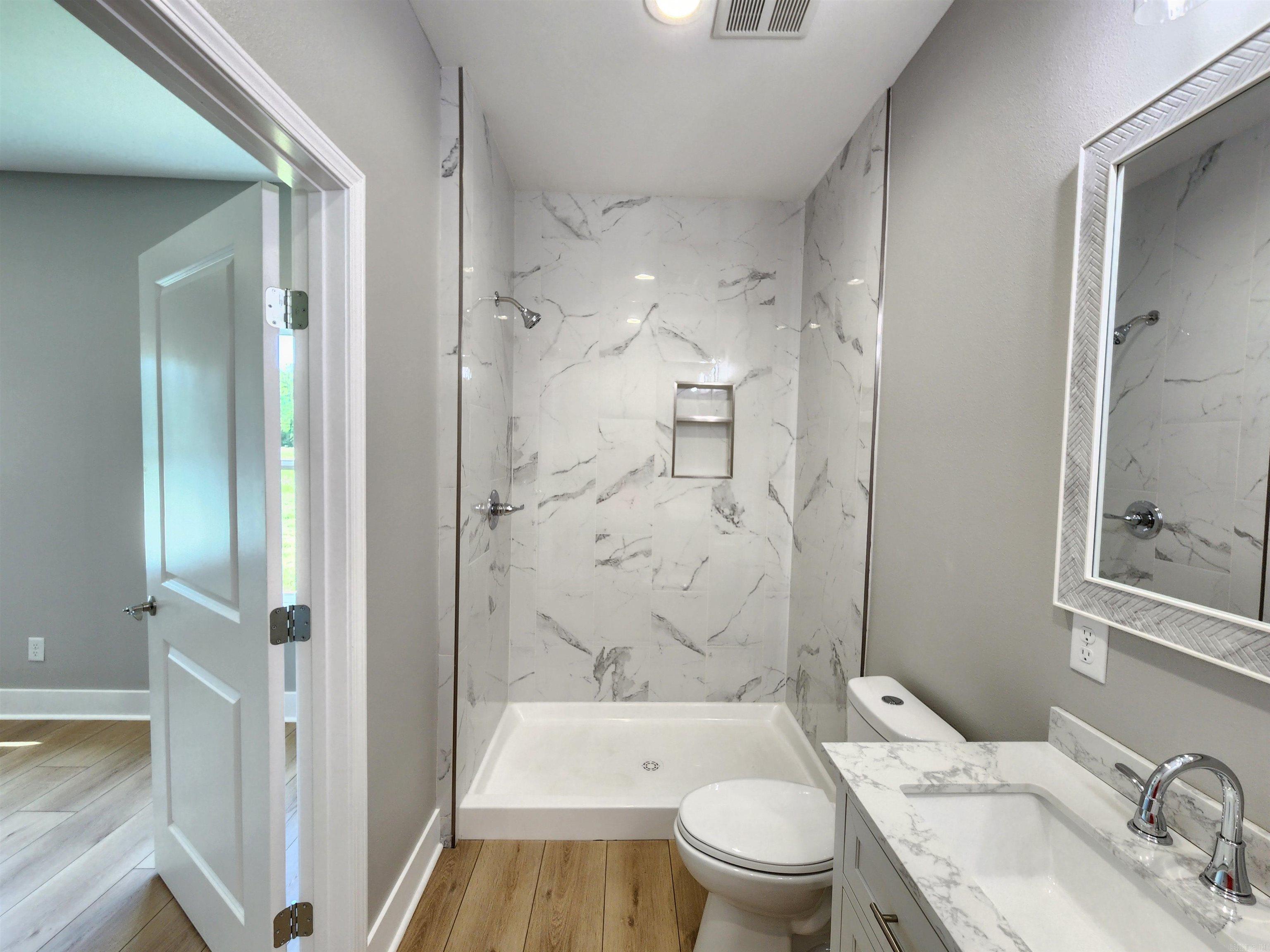 290  Walker  Higginson, AR