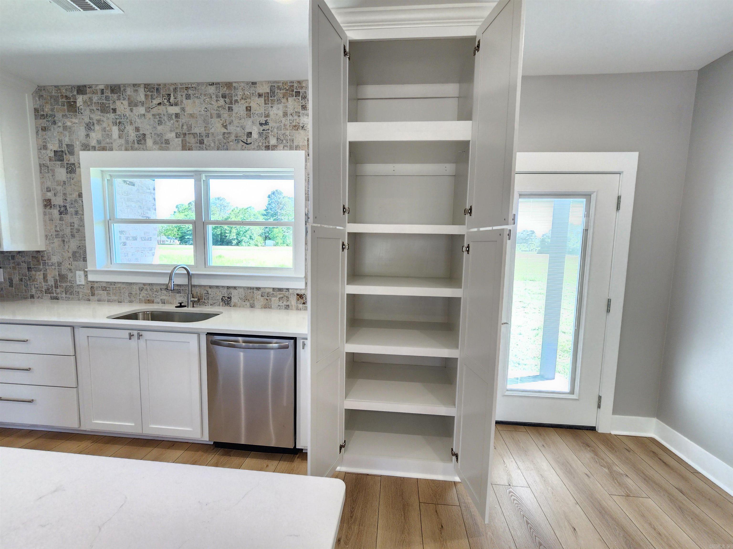 290  Walker  Higginson, AR