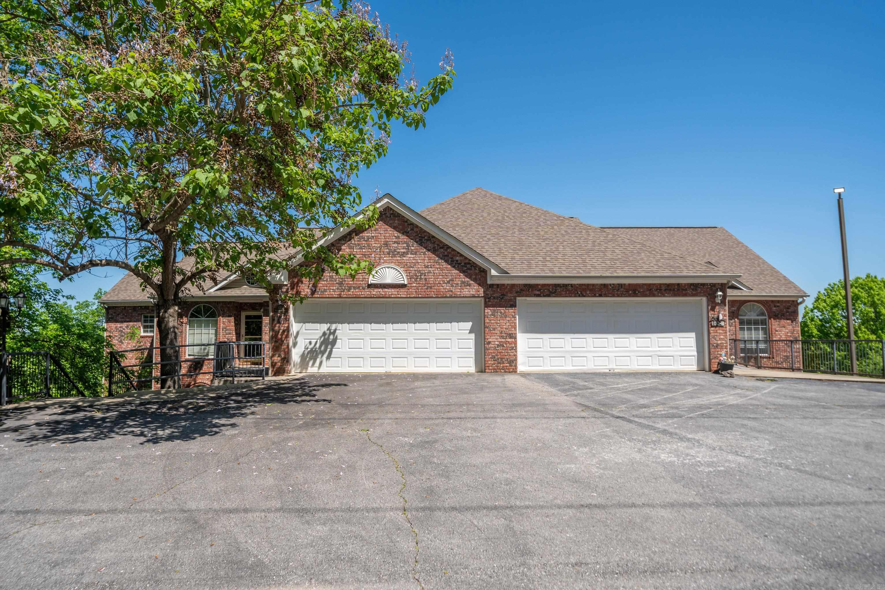 102  Waterfront  Hot Springs, AR