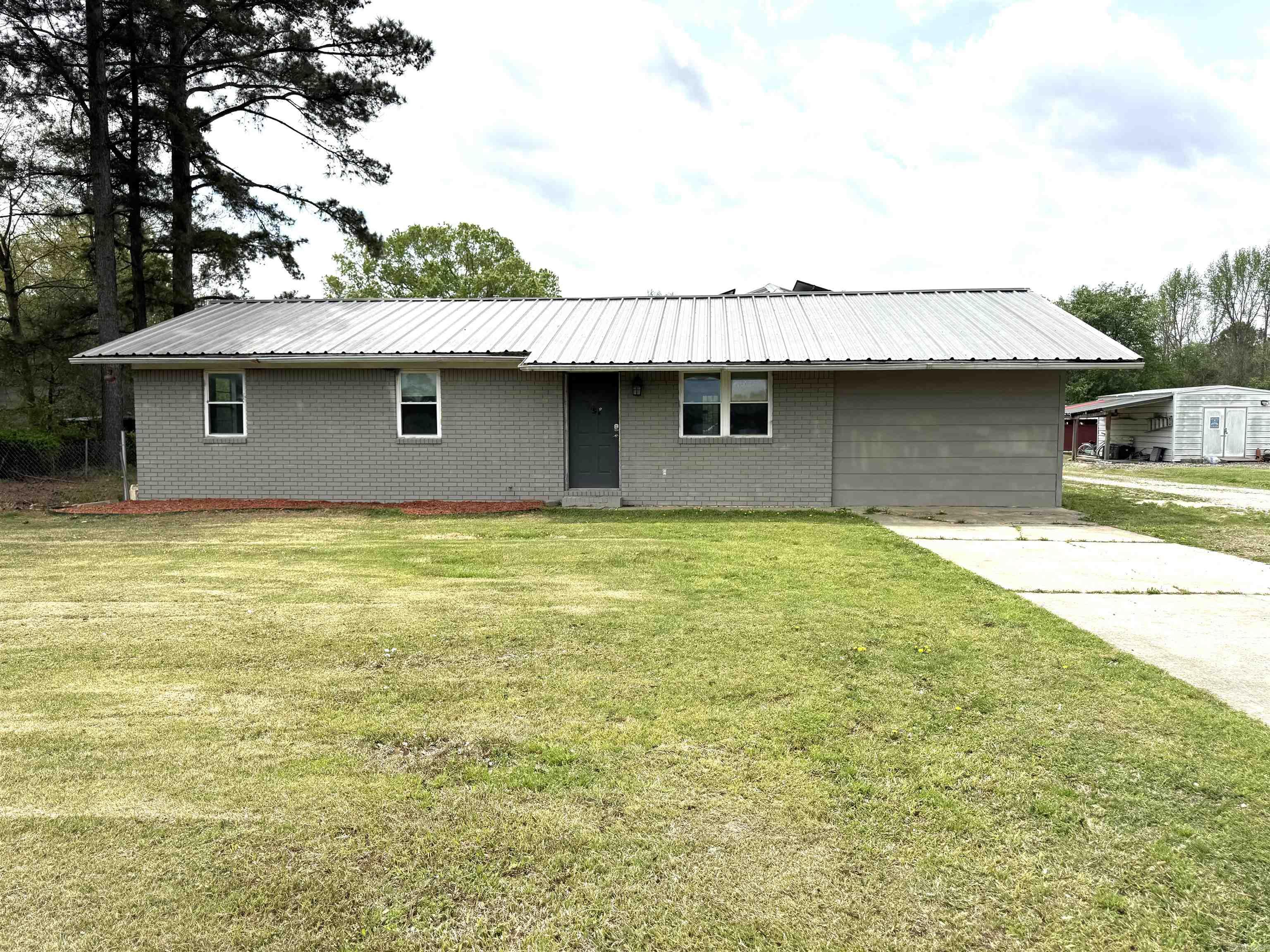 221  Baker  Higginson, AR