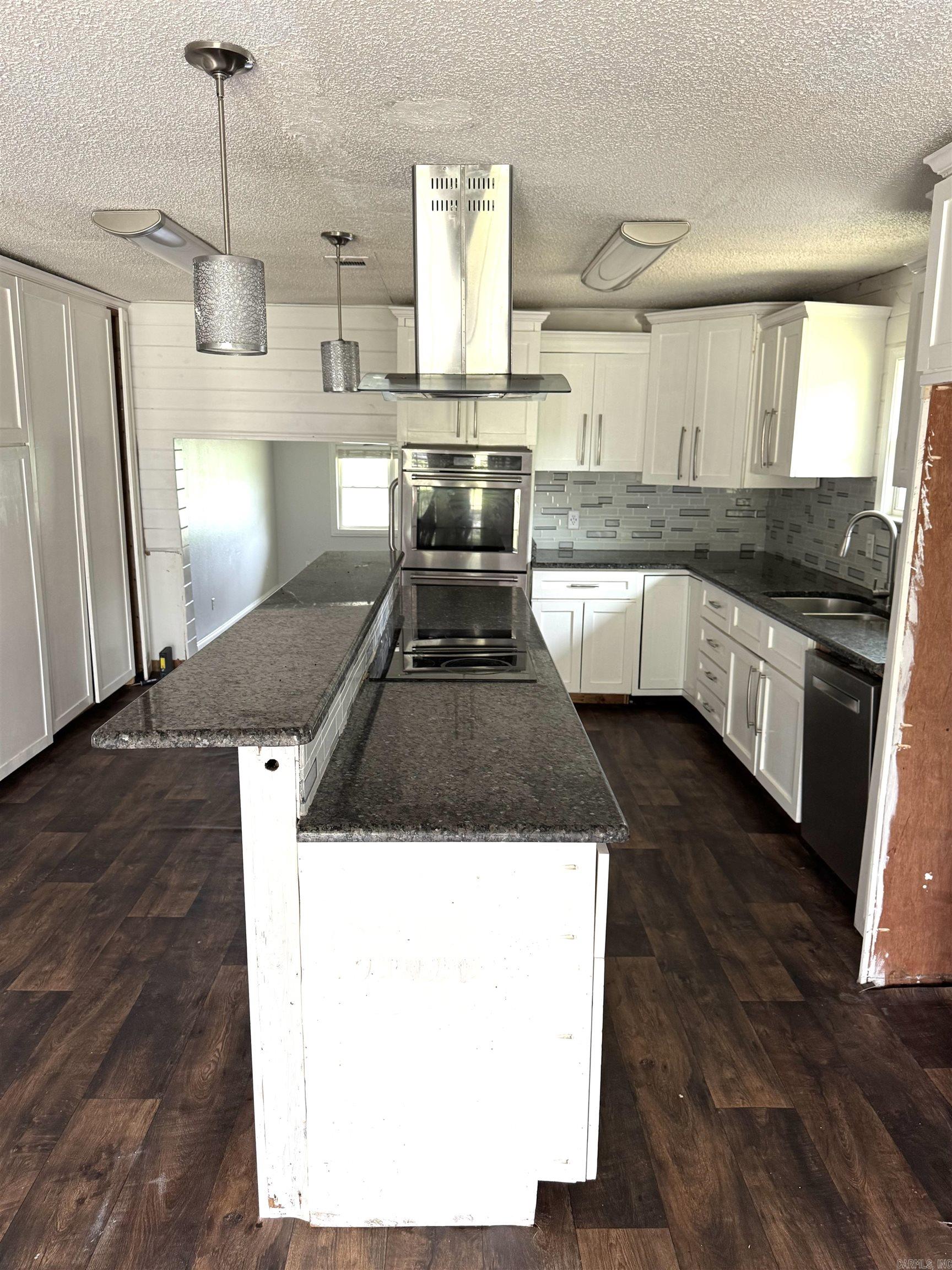 221  Baker  Higginson, AR
