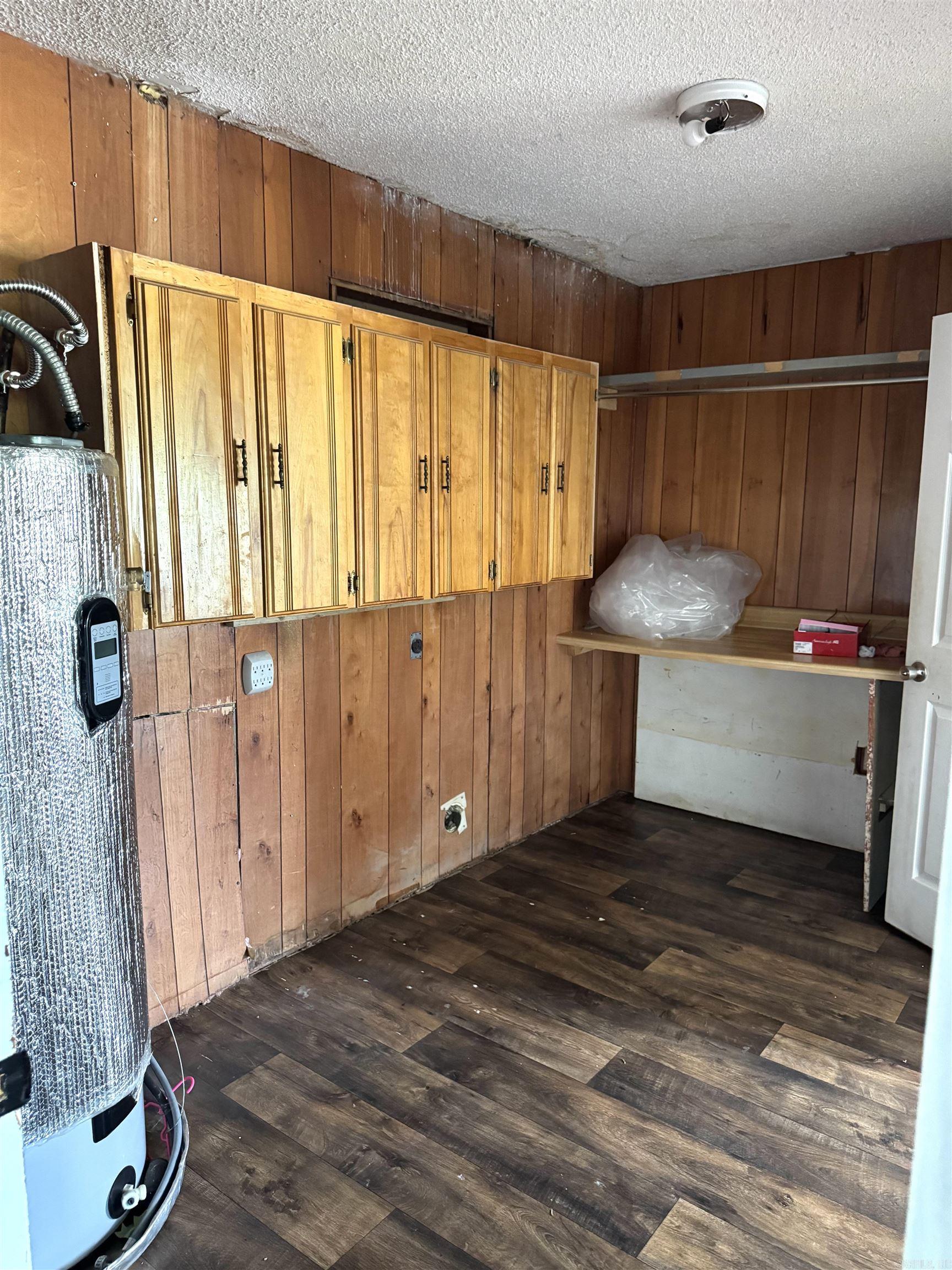 221  Baker  Higginson, AR