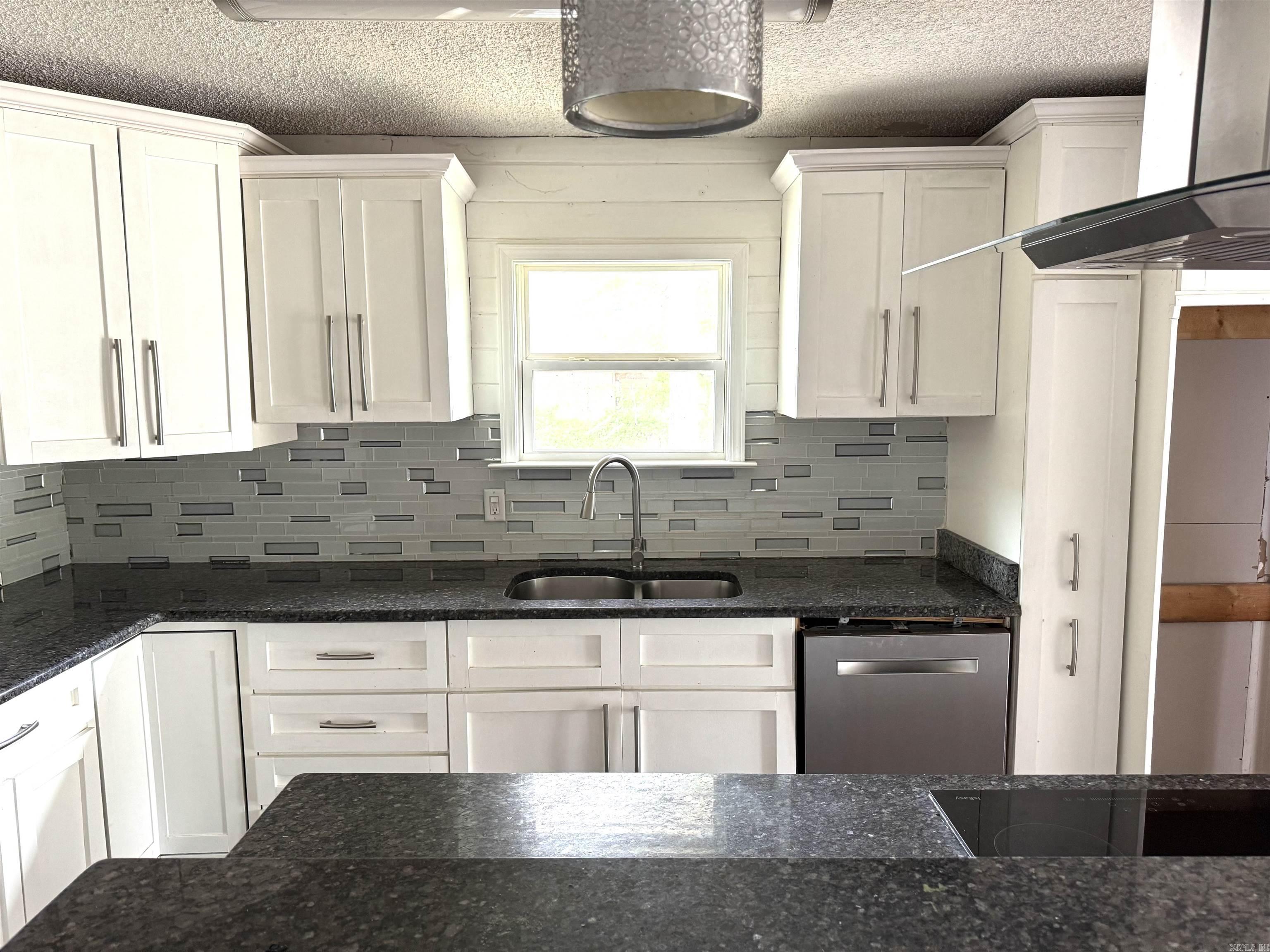 221  Baker  Higginson, AR