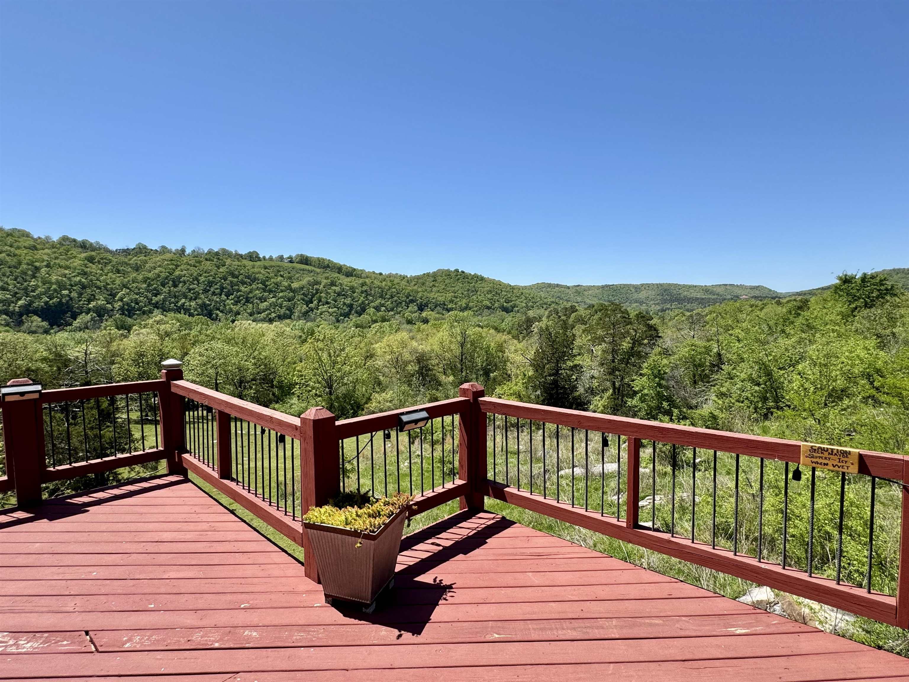 144  Hollie Lane  Mountain View, AR