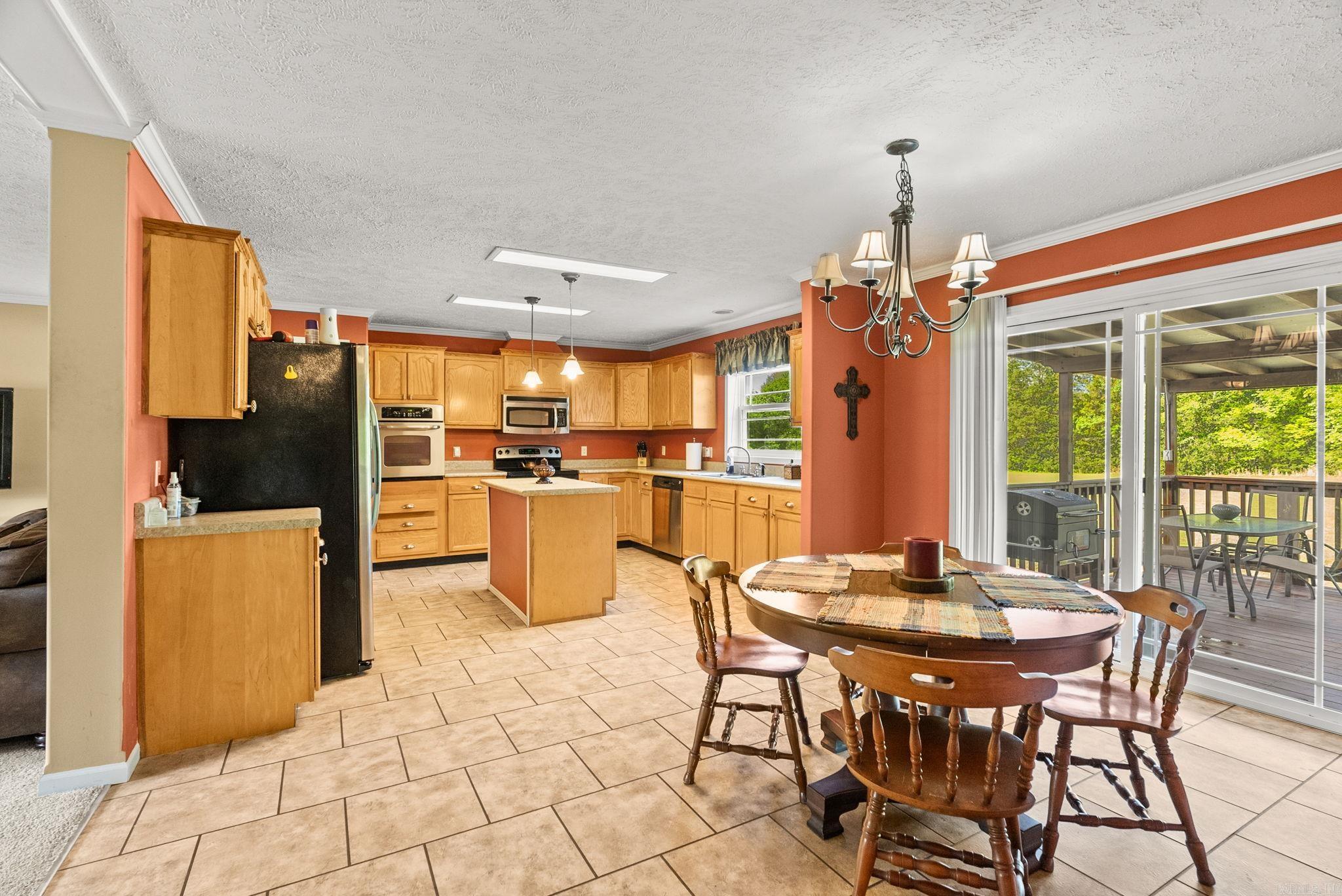 435  HAPPY HOLLOW ROAD  Bee Branch, AR