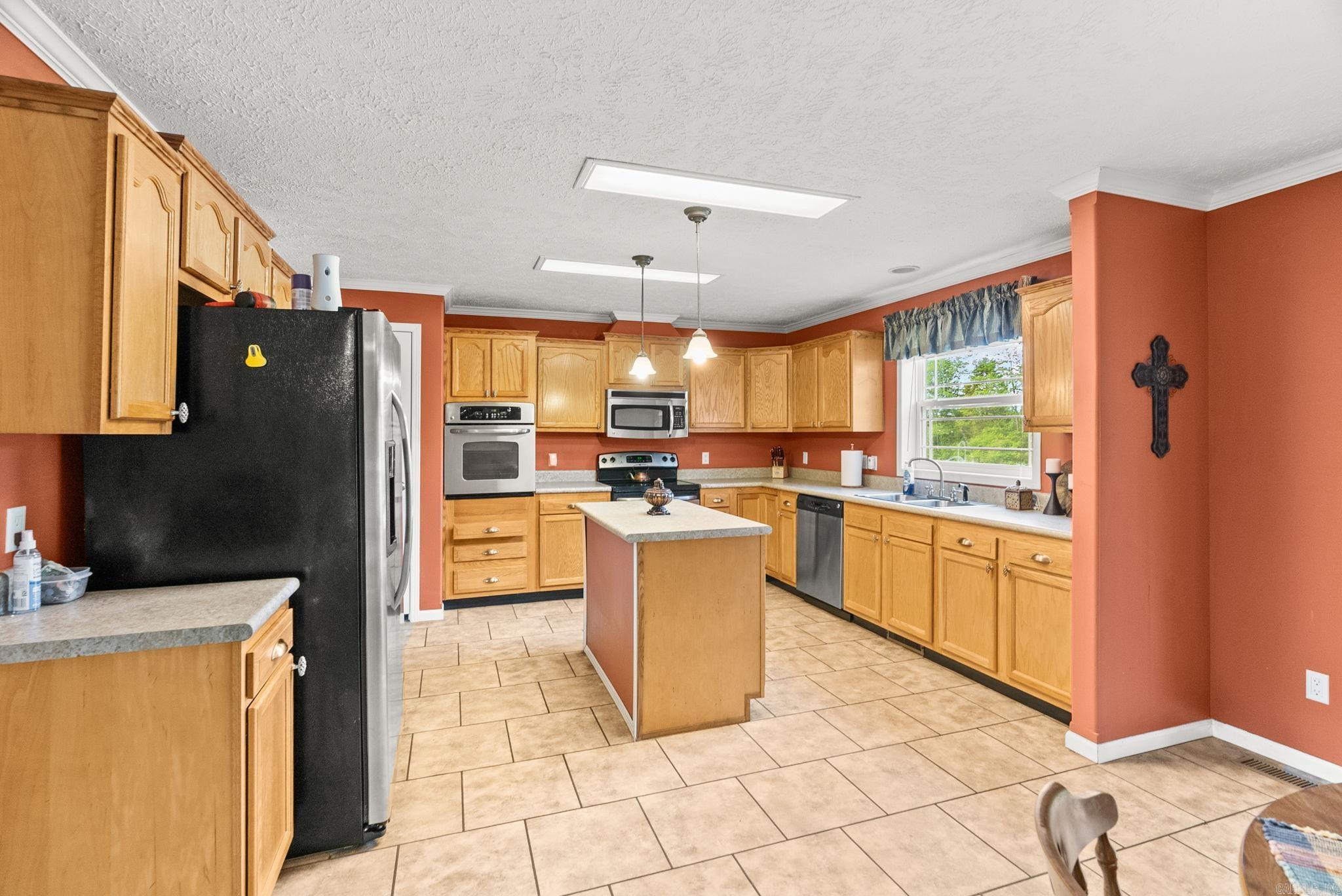435  HAPPY HOLLOW ROAD  Bee Branch, AR