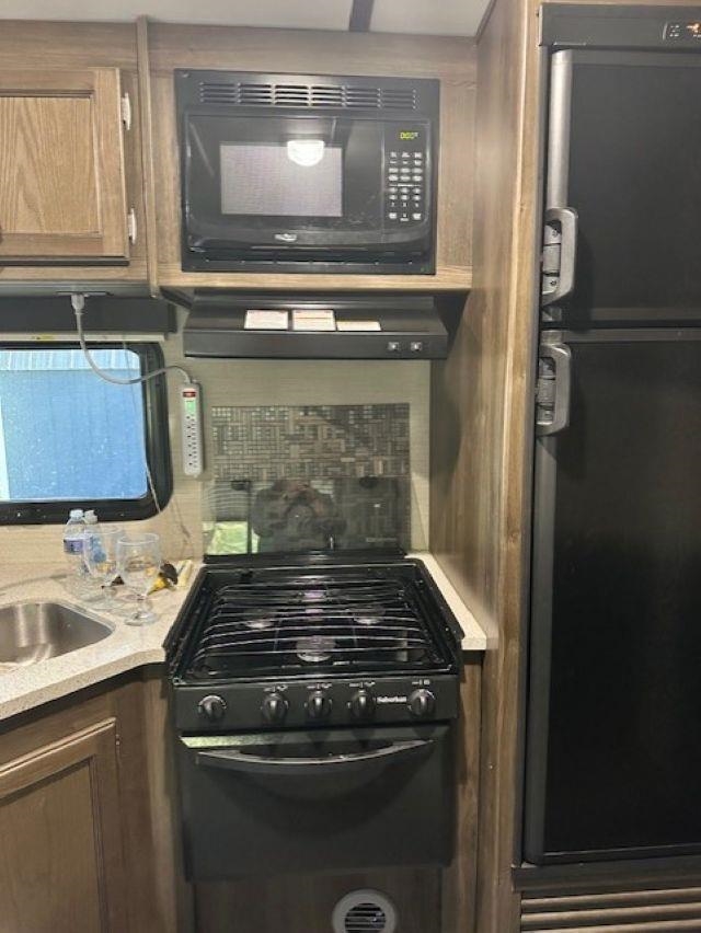 1008  Oak  Mountain View, AR