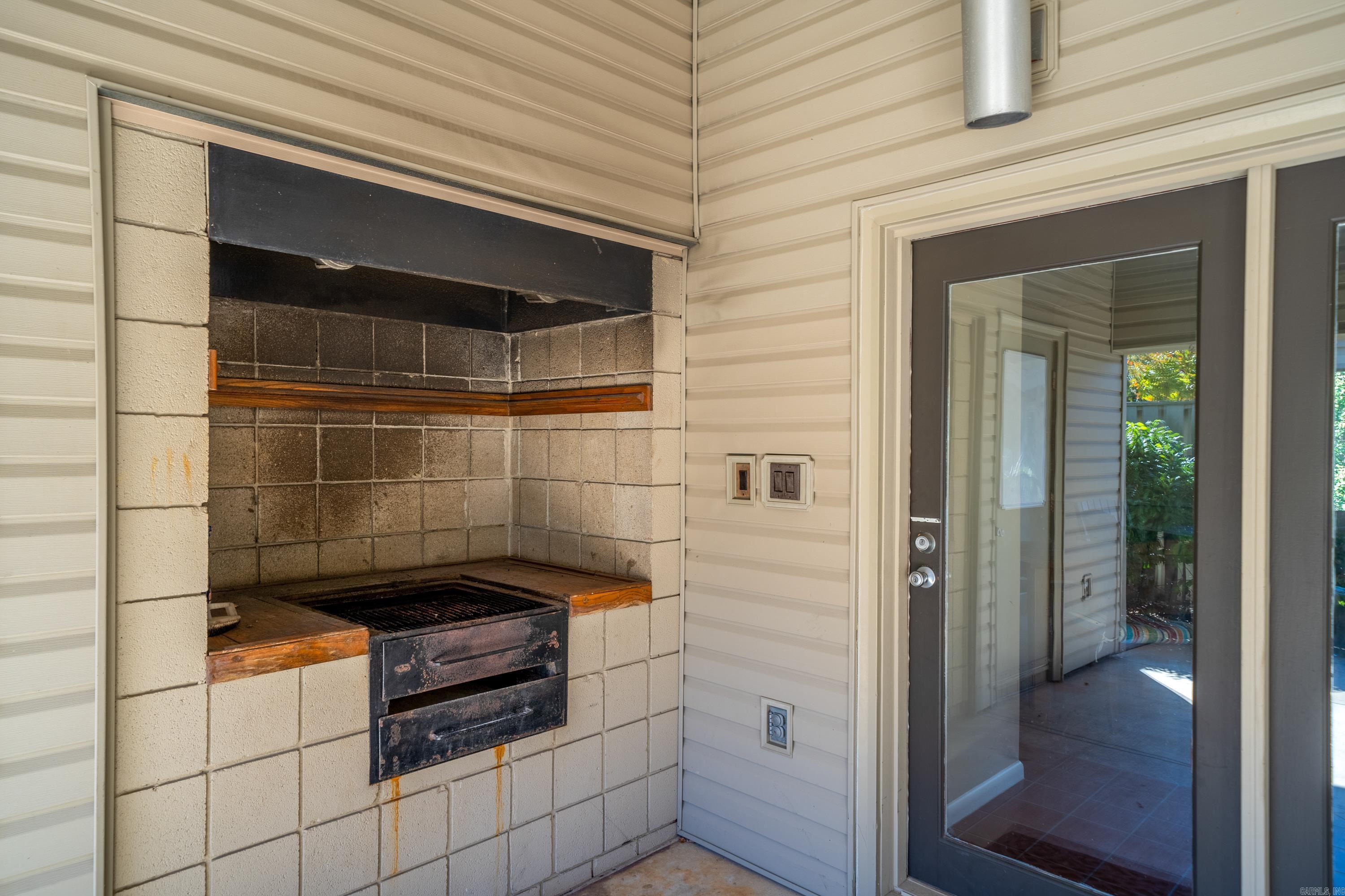 101 long Island Drive Hot Springs, AR 71913
