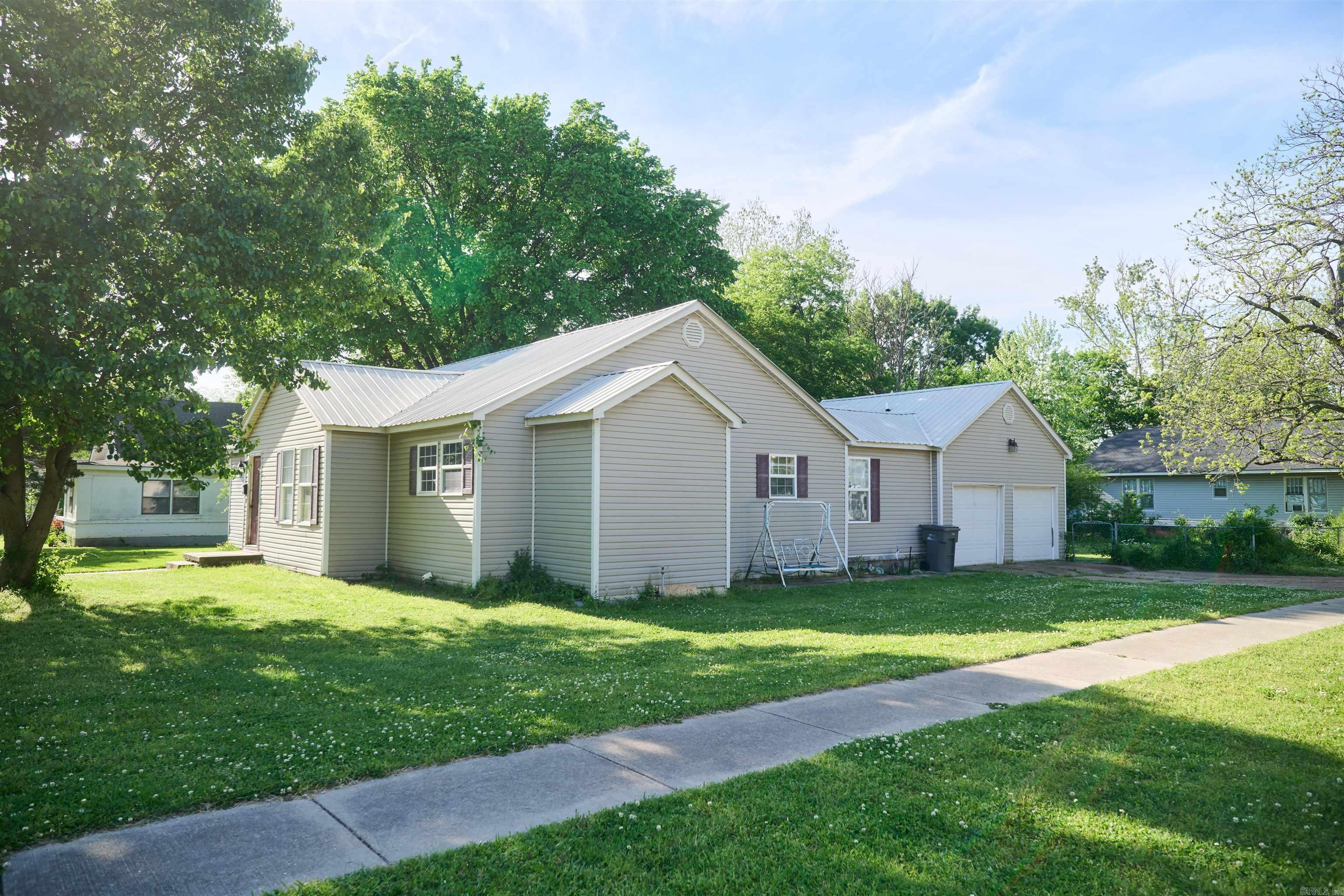1100 W Jefferson  Jonesboro, AR