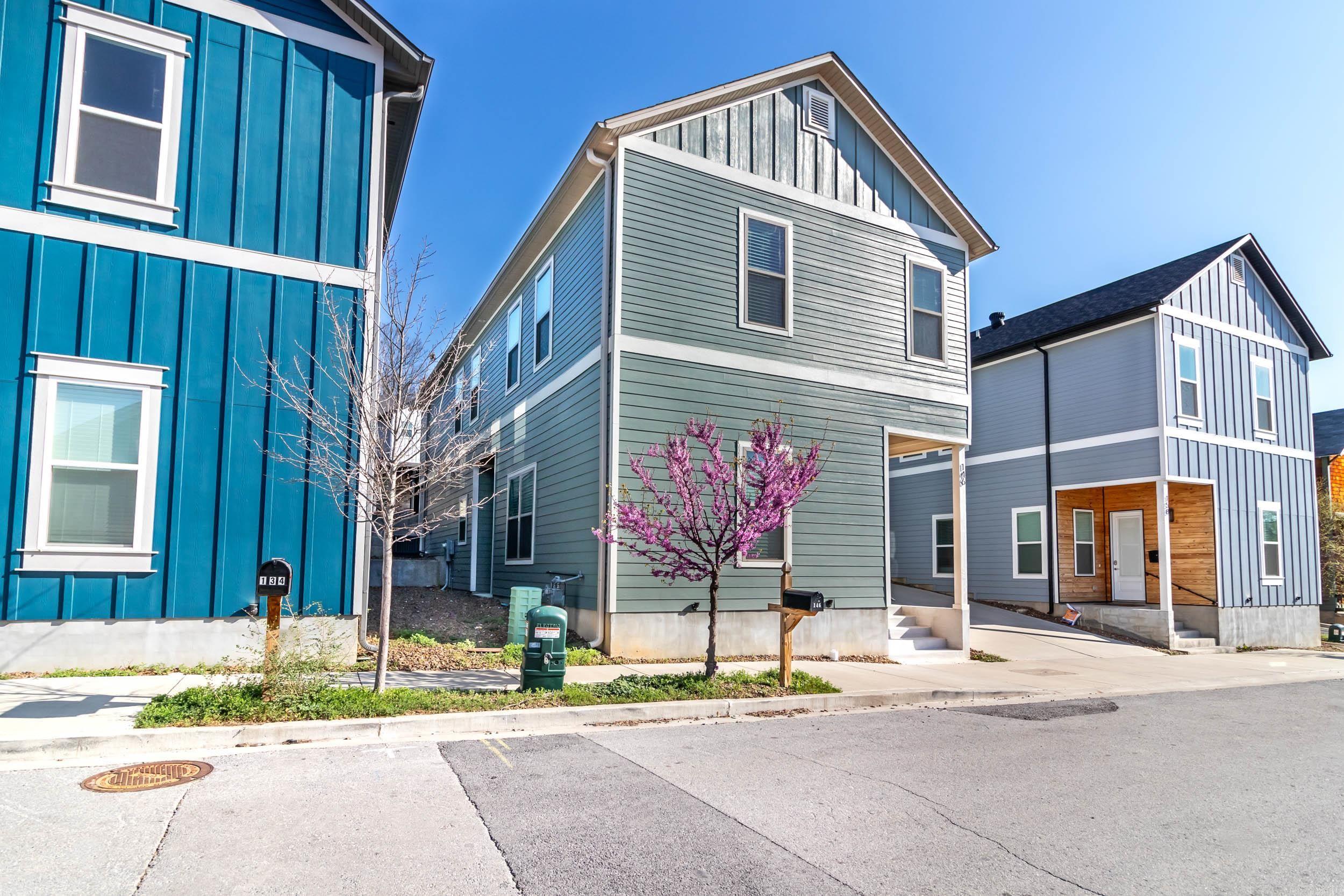 146 E South  Fayetteville, AR