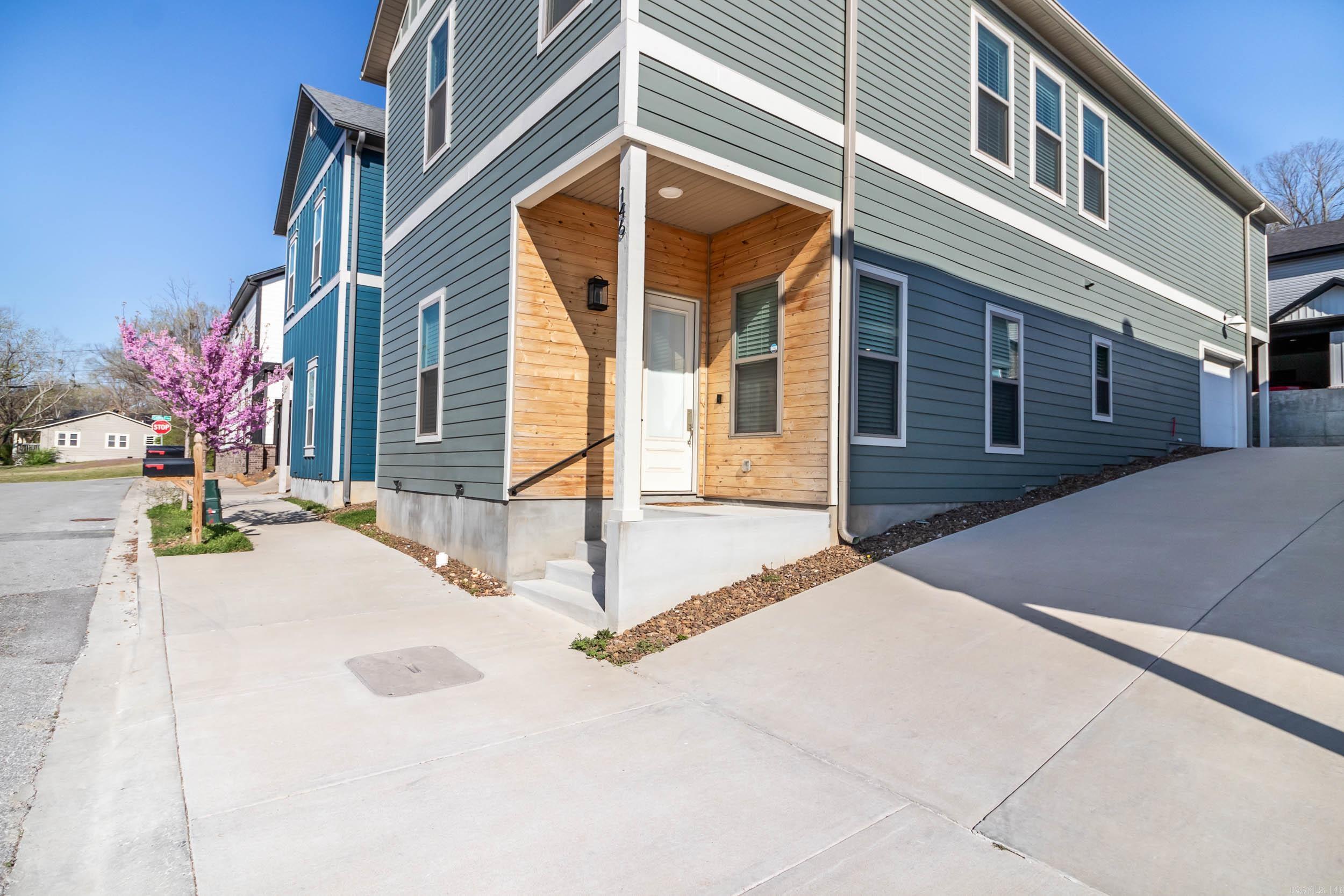 146 E South  Fayetteville, AR