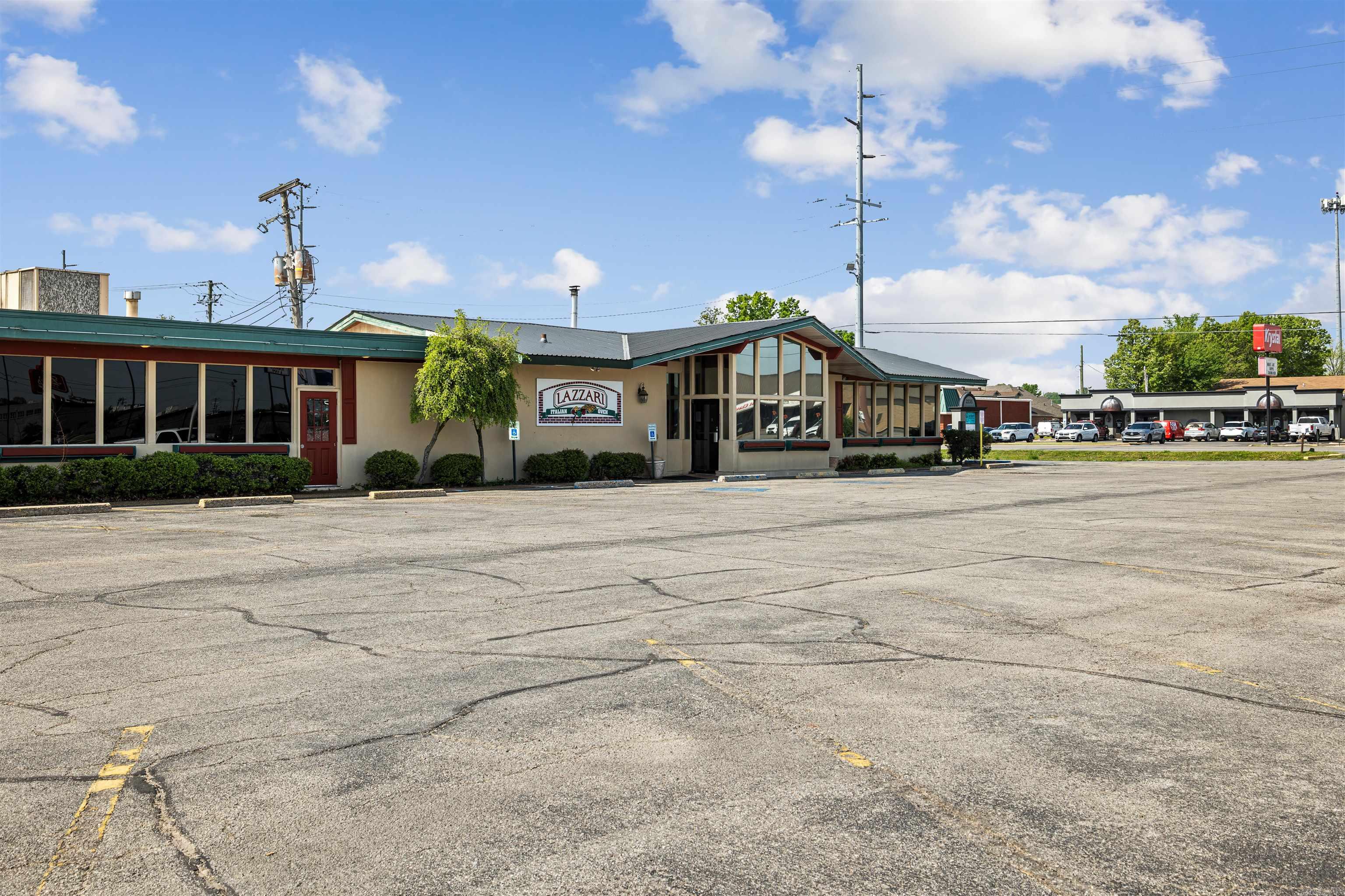 2230 S Caraway  Jonesboro, AR