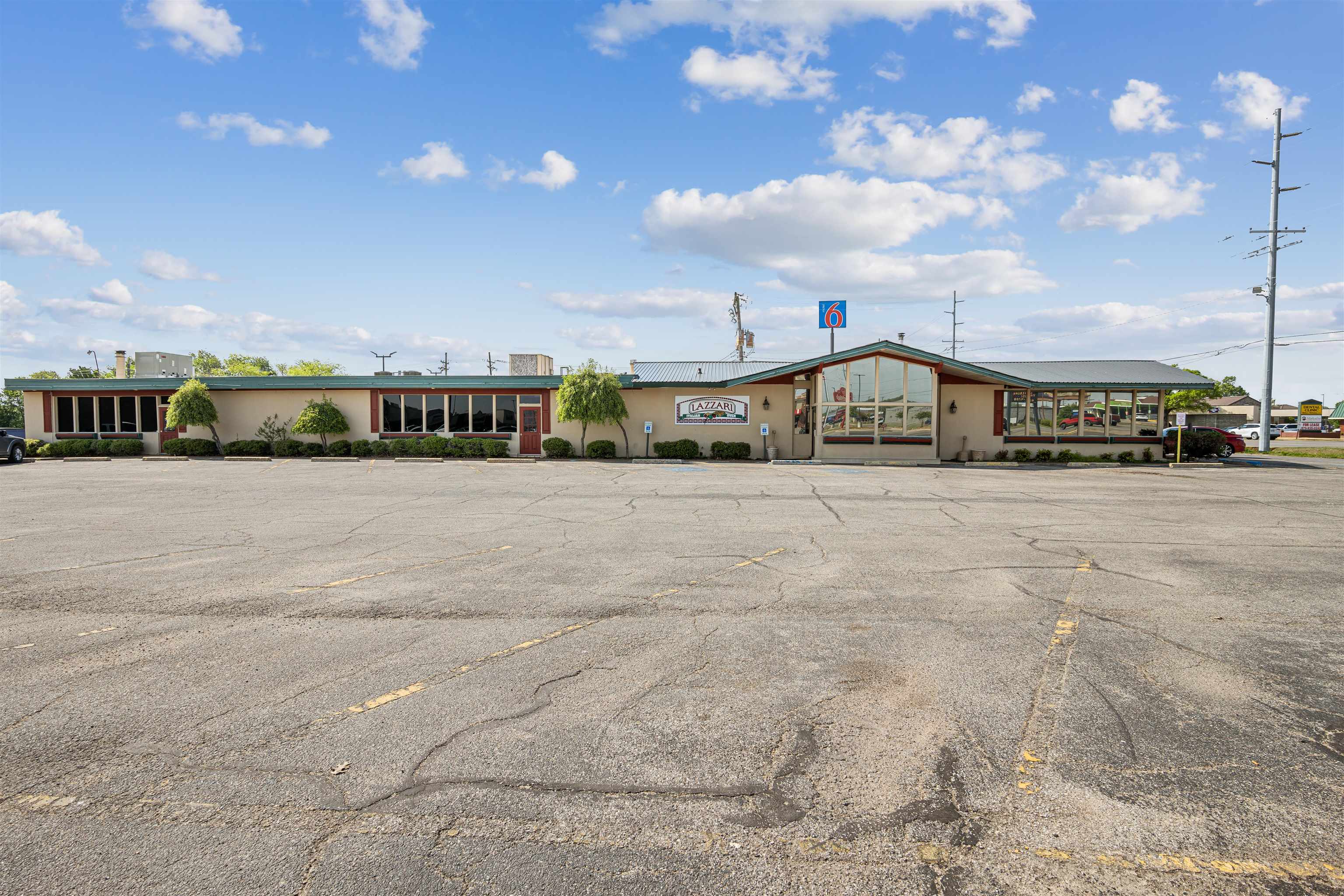 2230 S Caraway  Jonesboro, AR