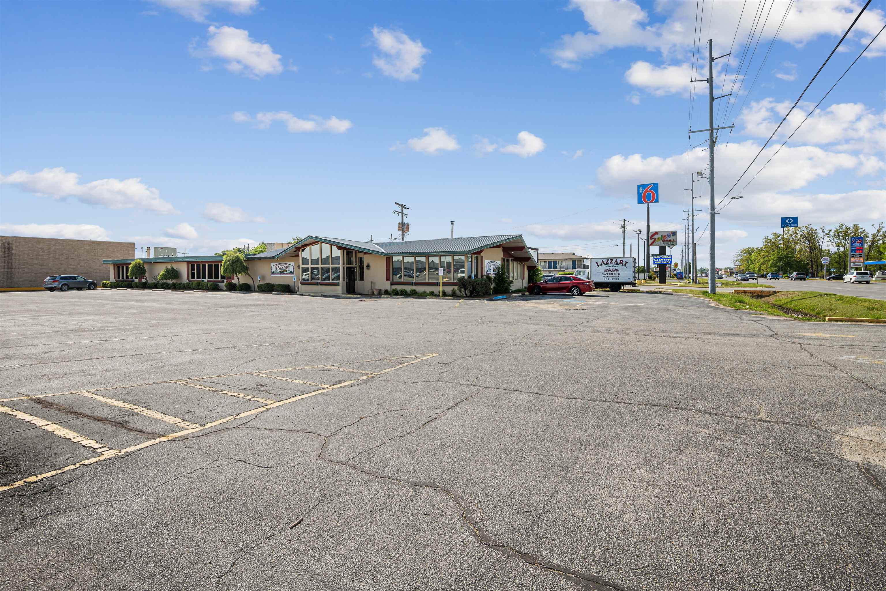 2230 S Caraway  Jonesboro, AR