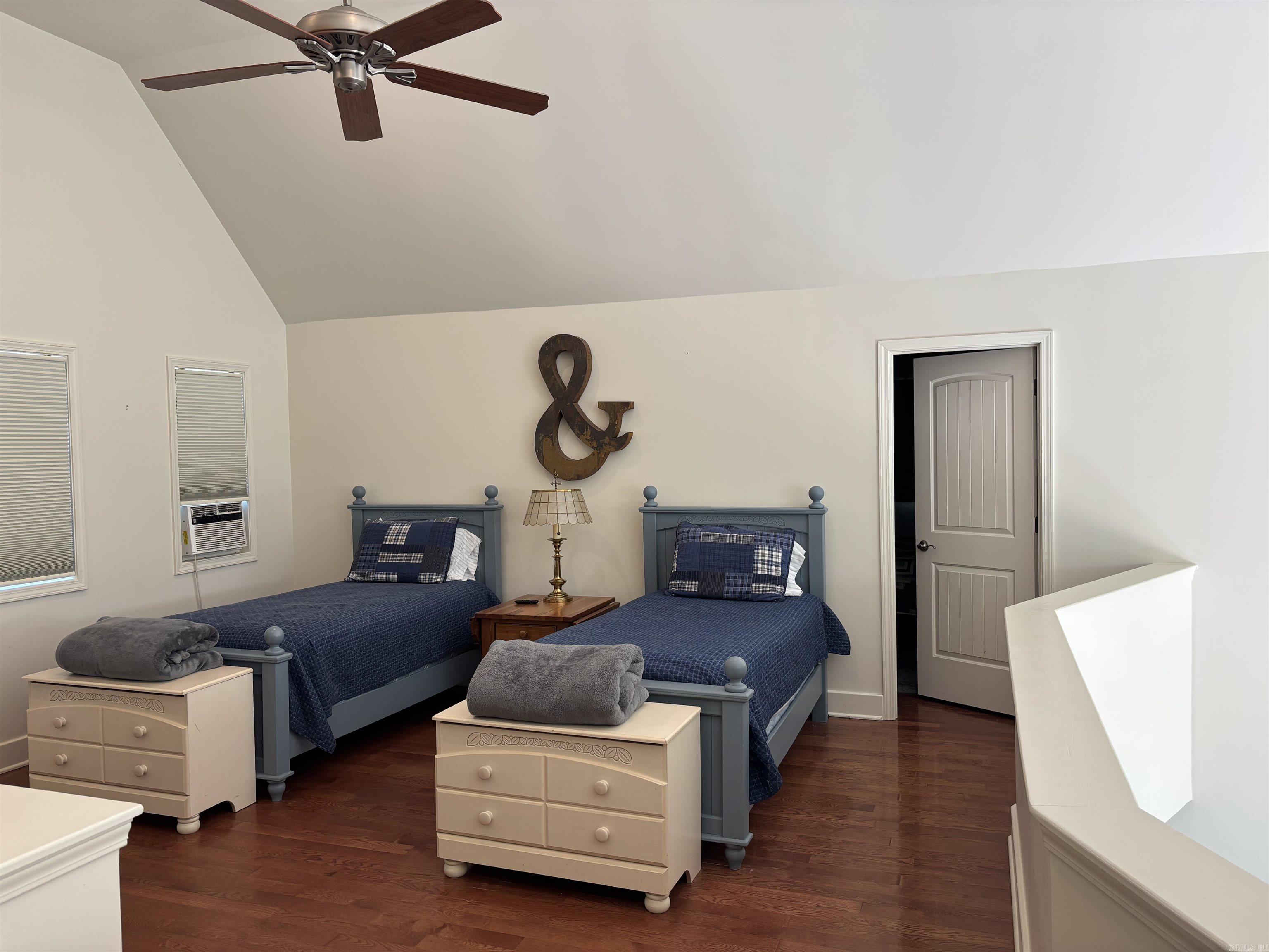 834 S Riverview Lane Mountain View, AR 72560