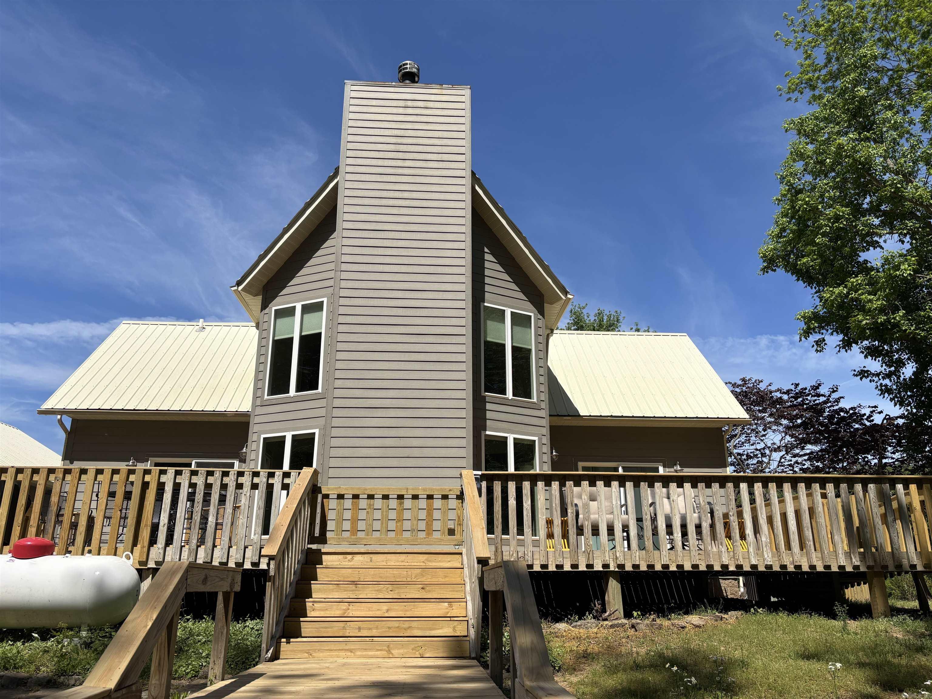 834 S Riverview Lane Mountain View, AR 72560
