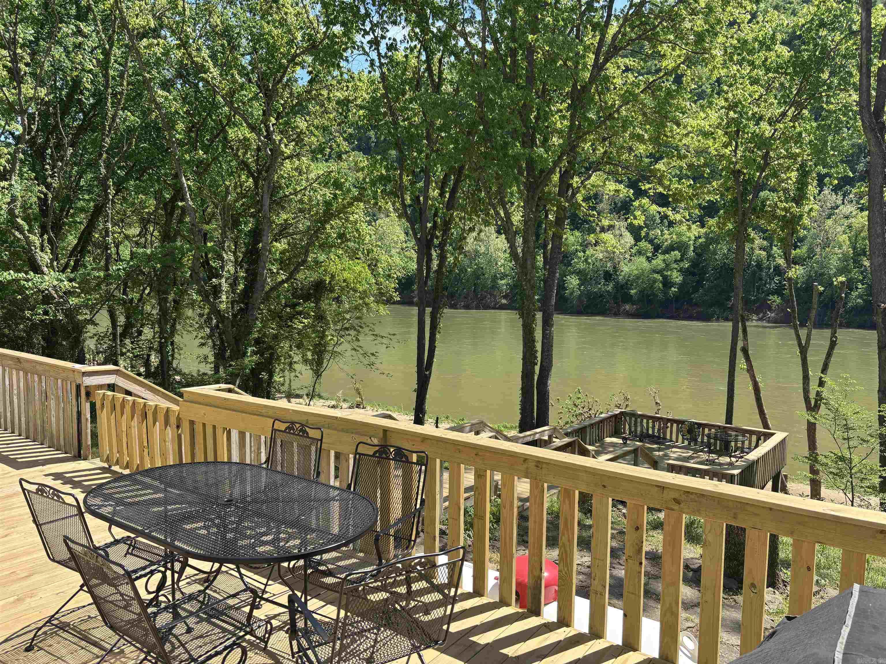 834 S Riverview Lane Mountain View, AR 72560