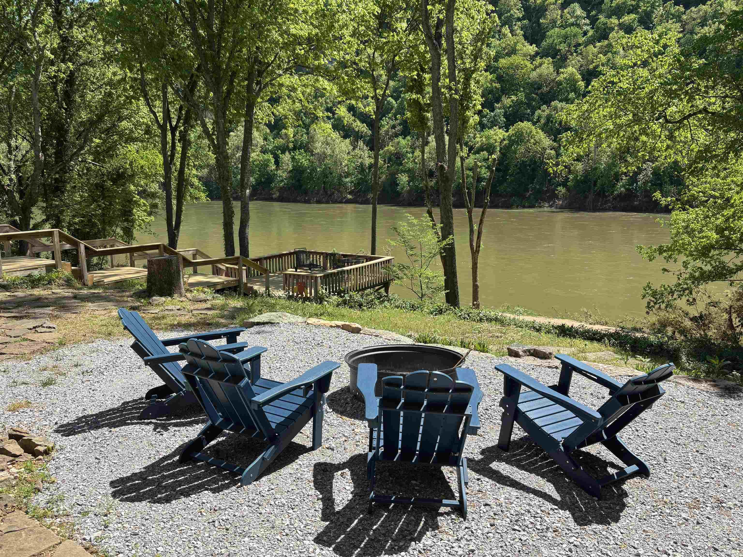 834 S Riverview Lane Mountain View, AR 72560