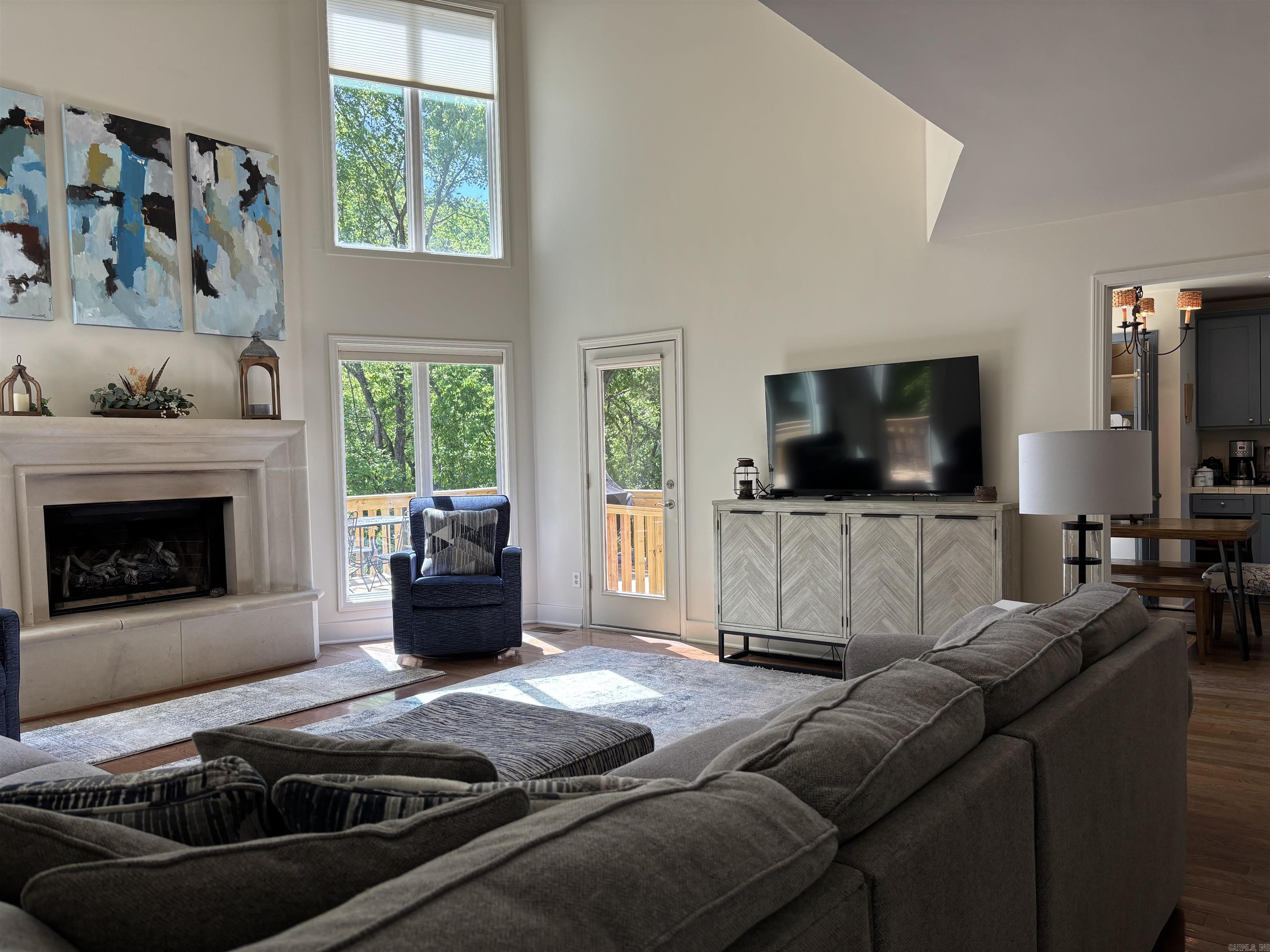 834 S Riverview Lane Mountain View, AR 72560