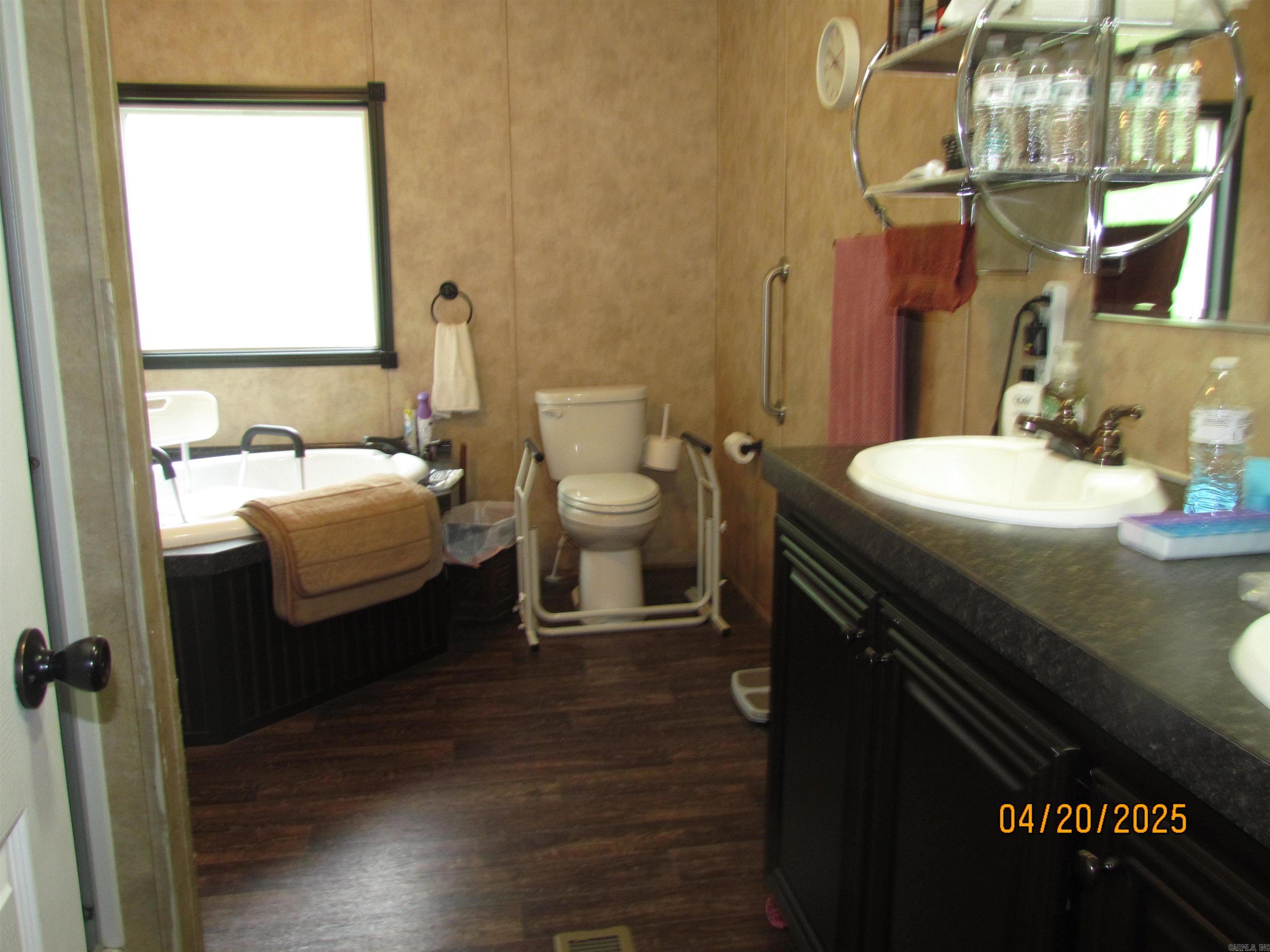 2053,2049,2051 N Hwy 189  Hamburg, AR