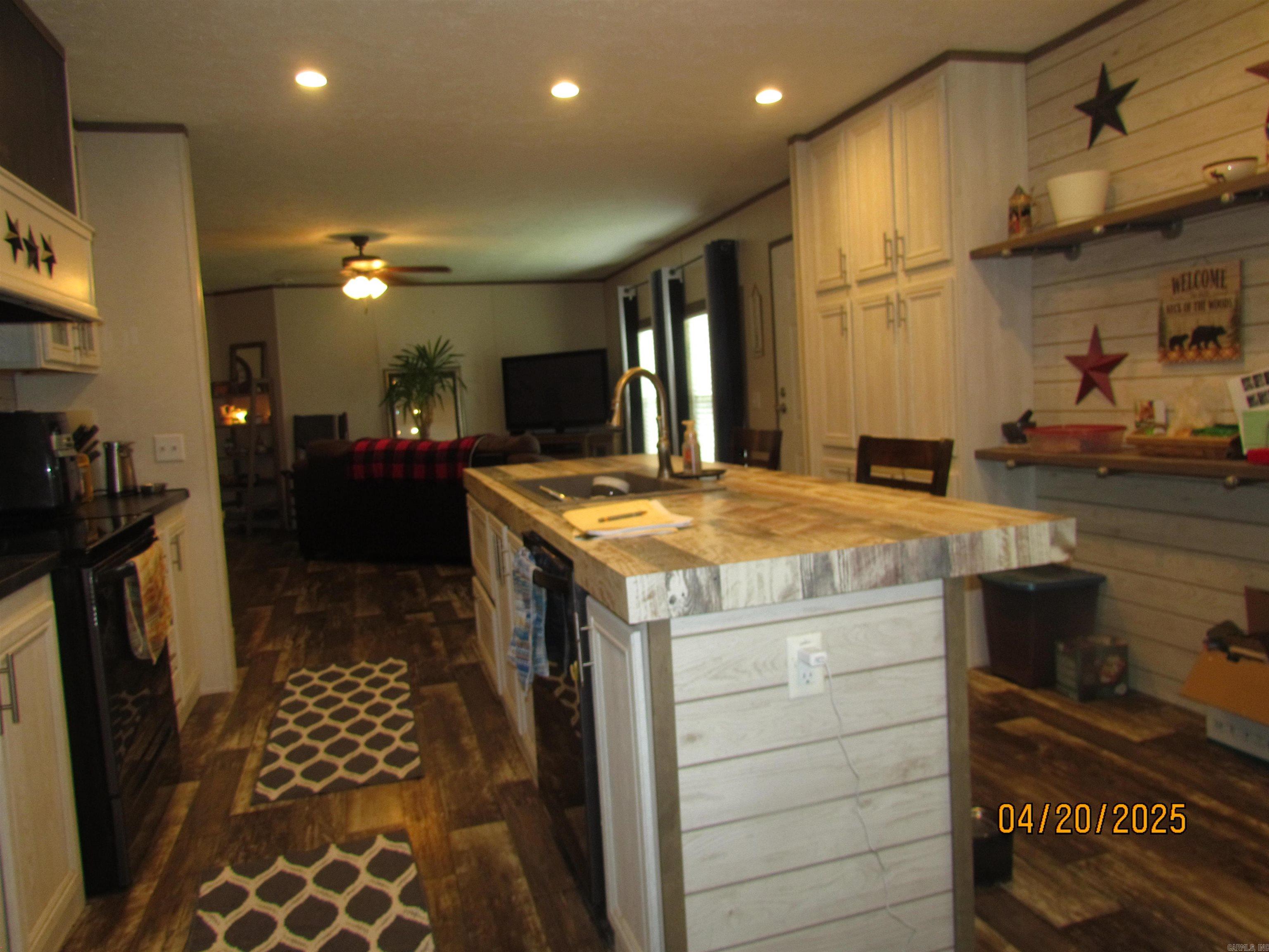 2053,2049,2051 N Hwy 189  Hamburg, AR