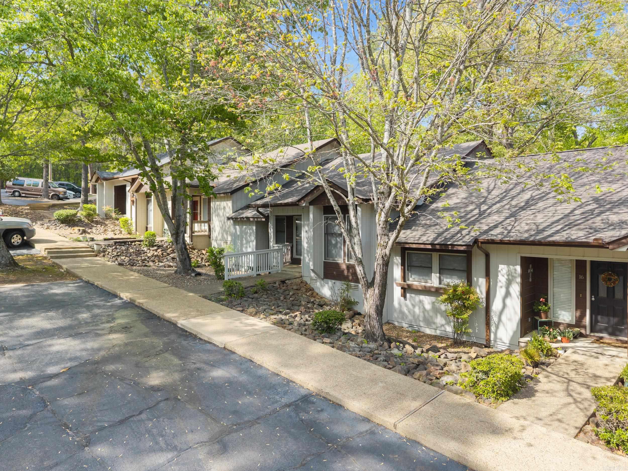 14  Tomisa Lane  Hot Springs Village, AR