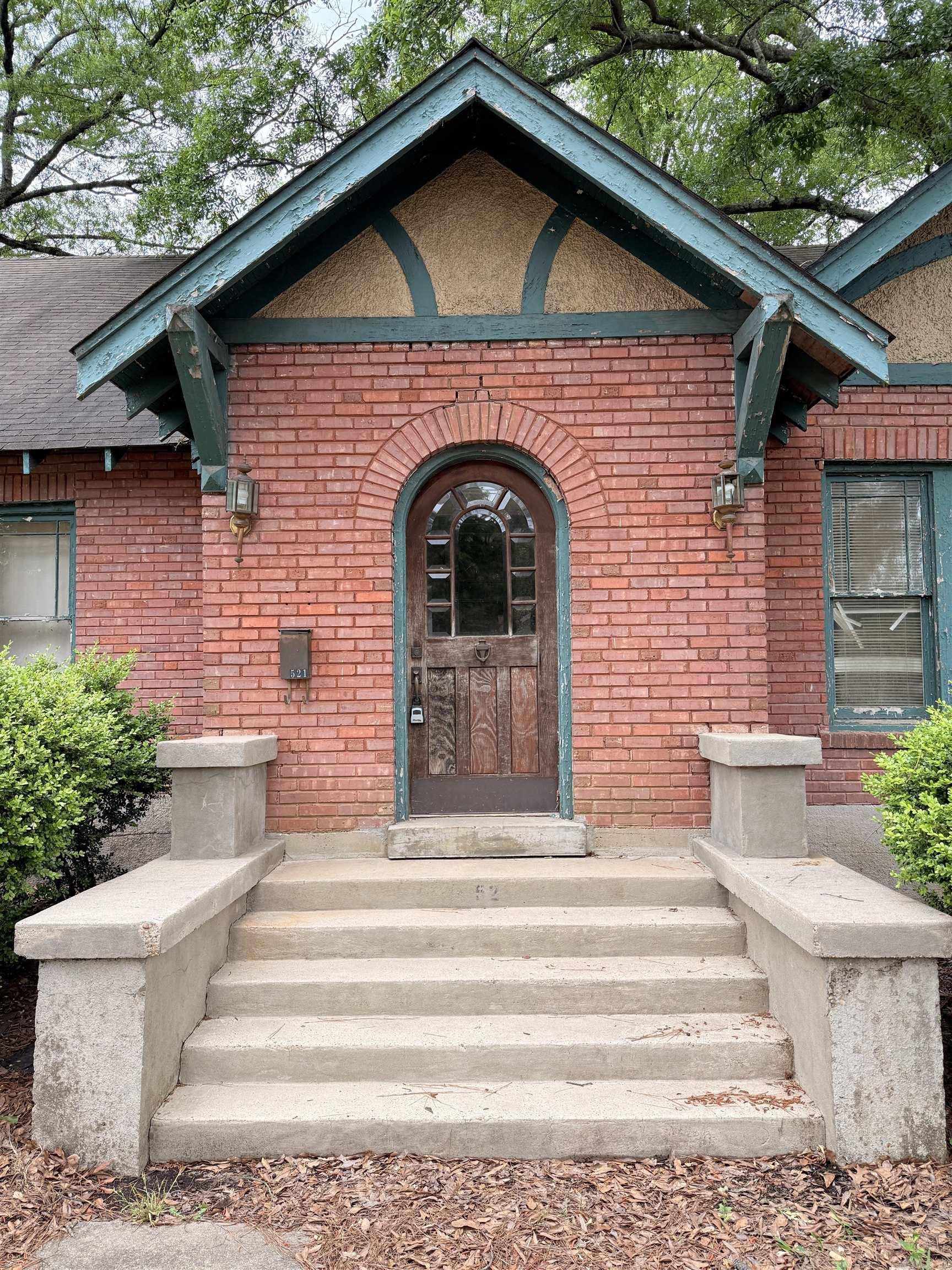 521 S Main  Monticello, AR
