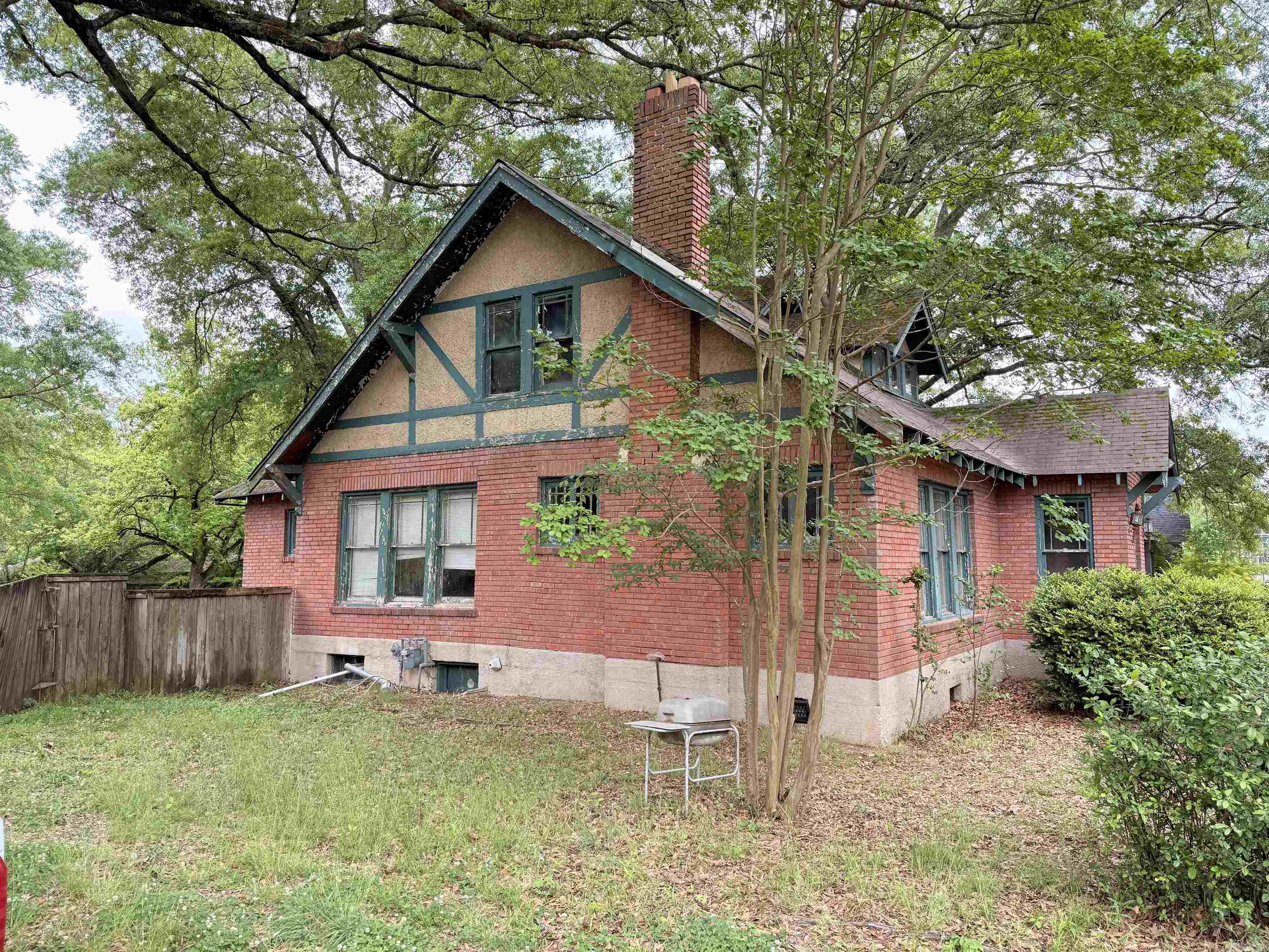 521 S Main  Monticello, AR