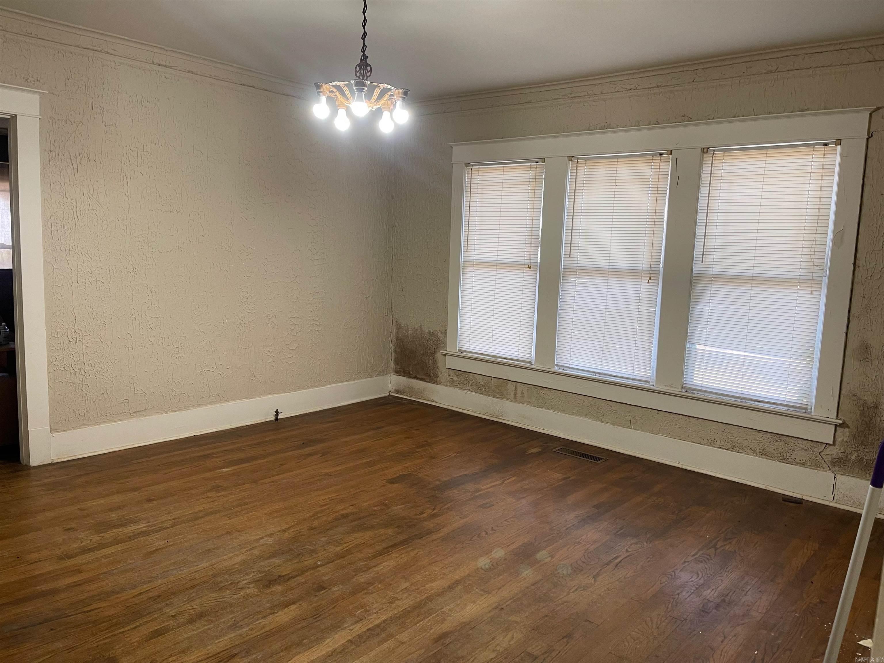 521 S Main  Monticello, AR