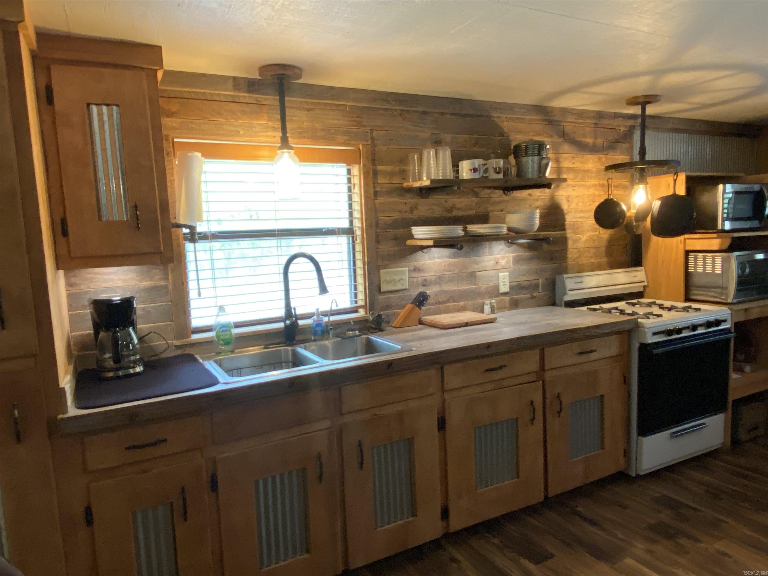 59 Easy Street Mount Ida, AR 71957