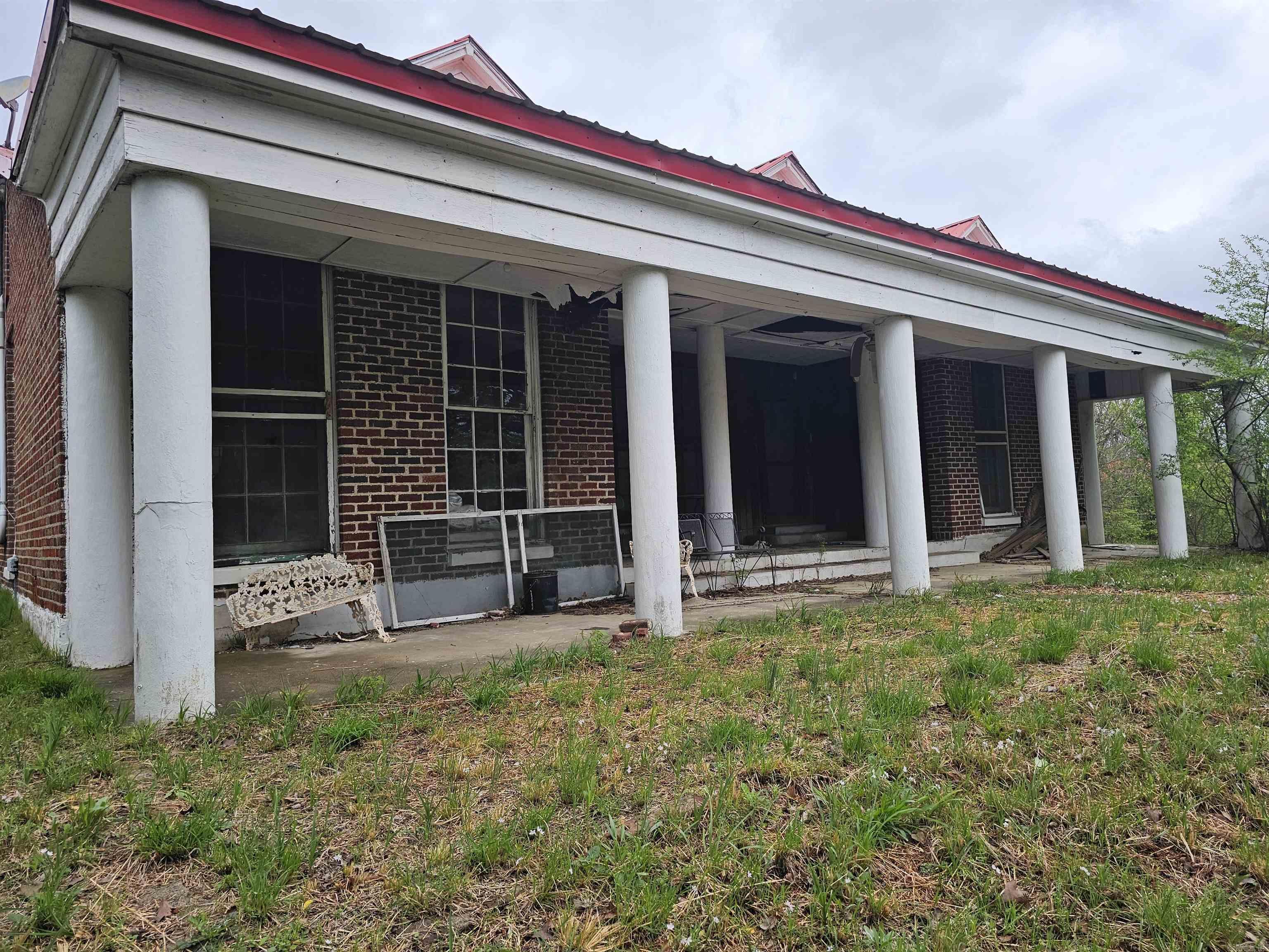 306  Hwy 71 N  Mena, AR