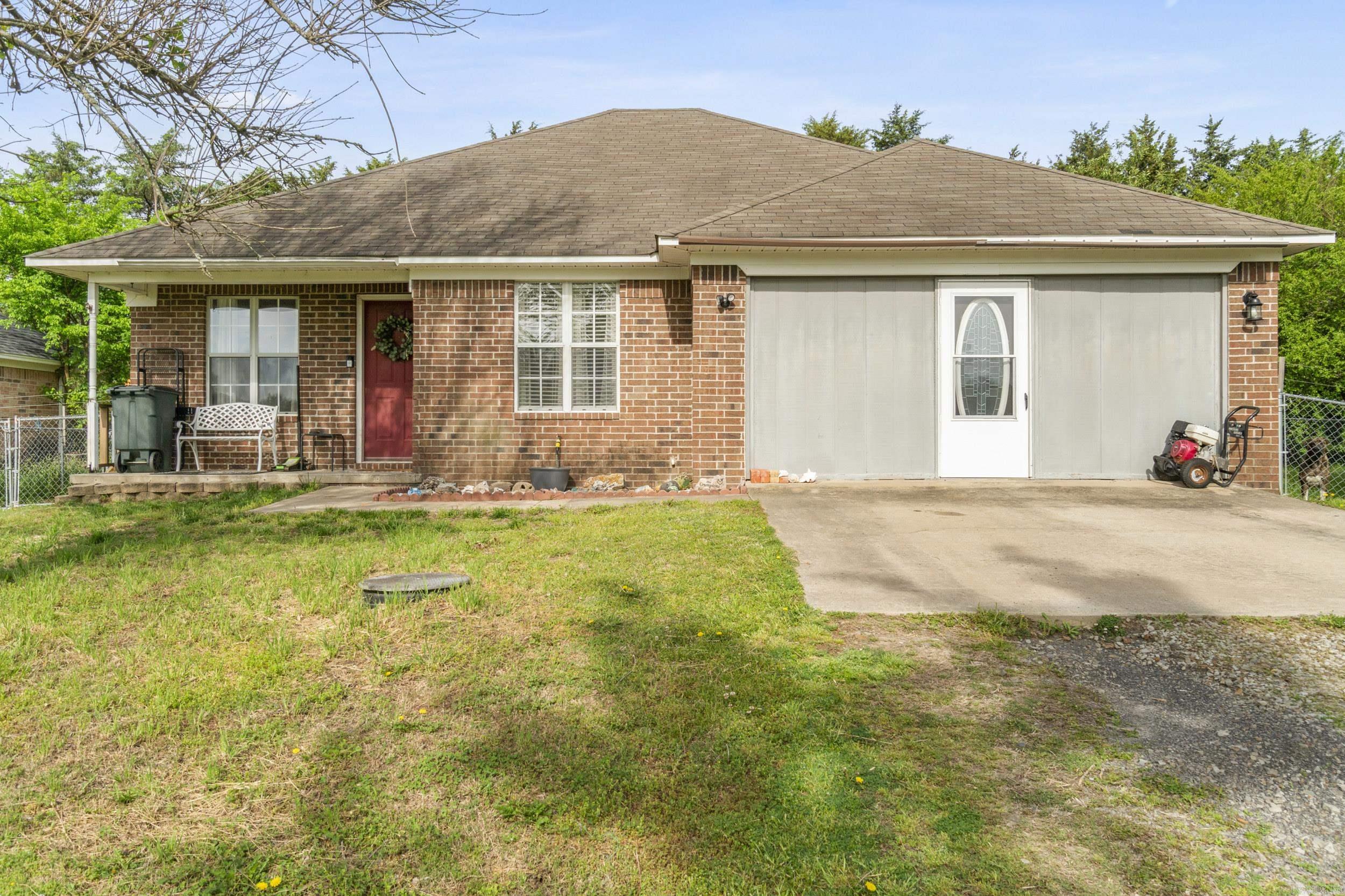 108  Rambler  Rose Bud, AR
